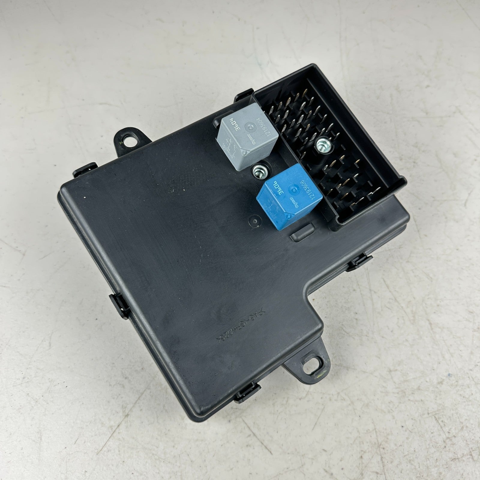 06-07 C6 Corvette BCM Fuse Box Junction Block Body Control Module 15916669