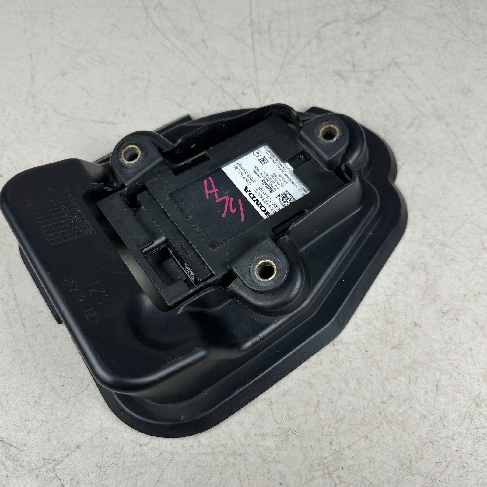 15-17 ACURA TLX LEFT SIDE BLIND SPOT SENSOR MODULE W/ BRACKET 36935-TZ3-A120 OEM