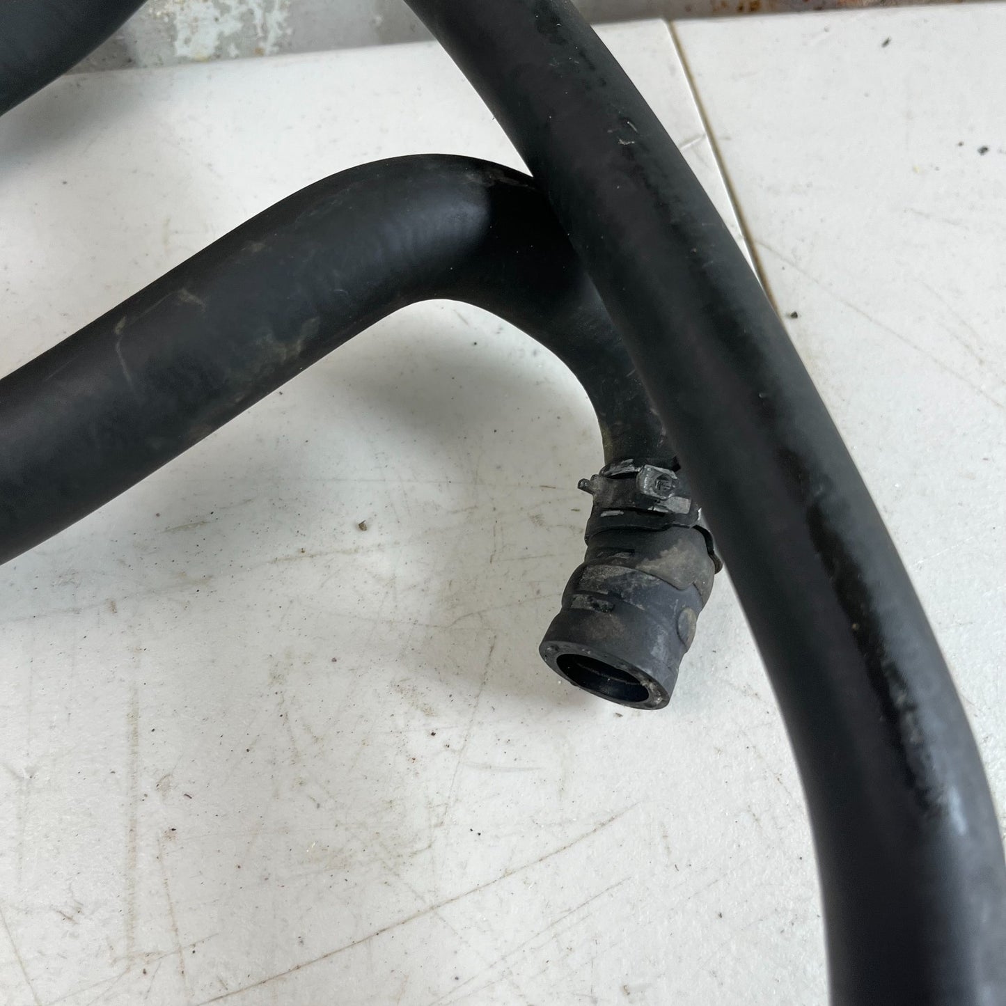 2005-2013 CHEVROLET CORVETTE C6 RADIATOR UPPER HEATER COOLANT HOSE PIPE OEM