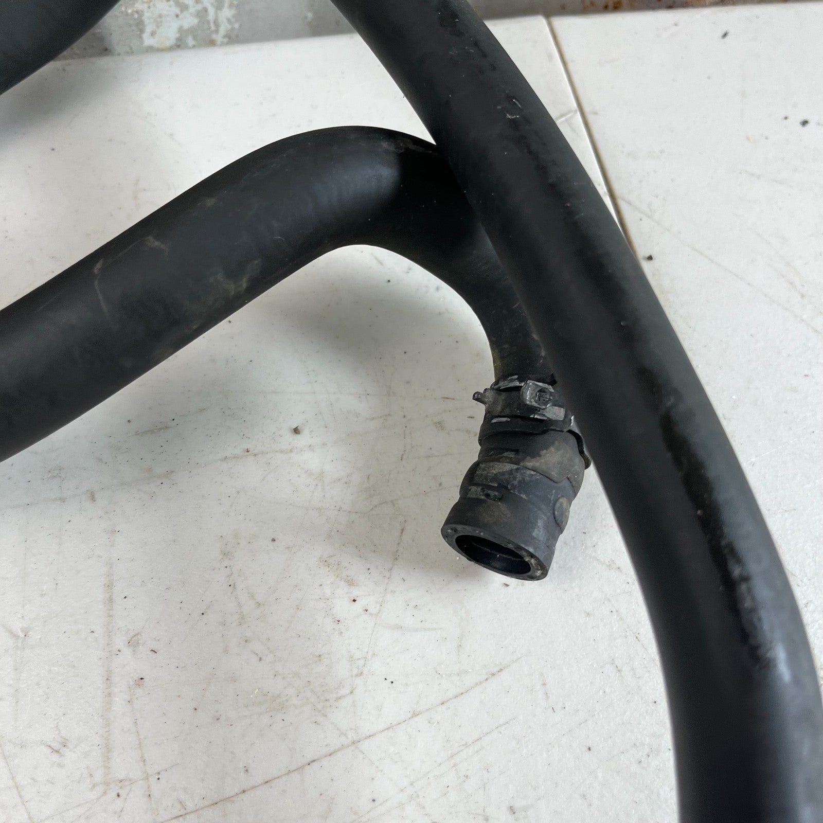 2005-2013 CHEVROLET CORVETTE C6 RADIATOR UPPER HEATER COOLANT HOSE PIPE OEM