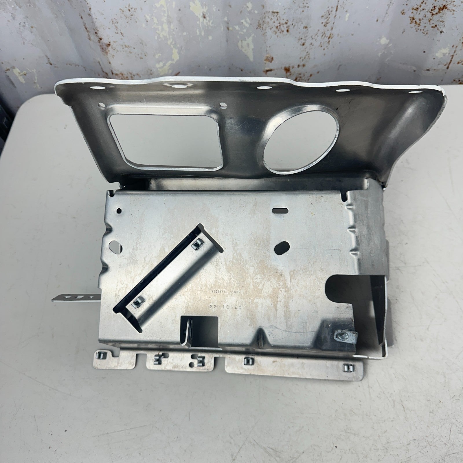 2005-2013 CHEVROLET CORVETTE C6 RIGHT SIDE DASHBOARD BAG MOUNT BRACKET OEM