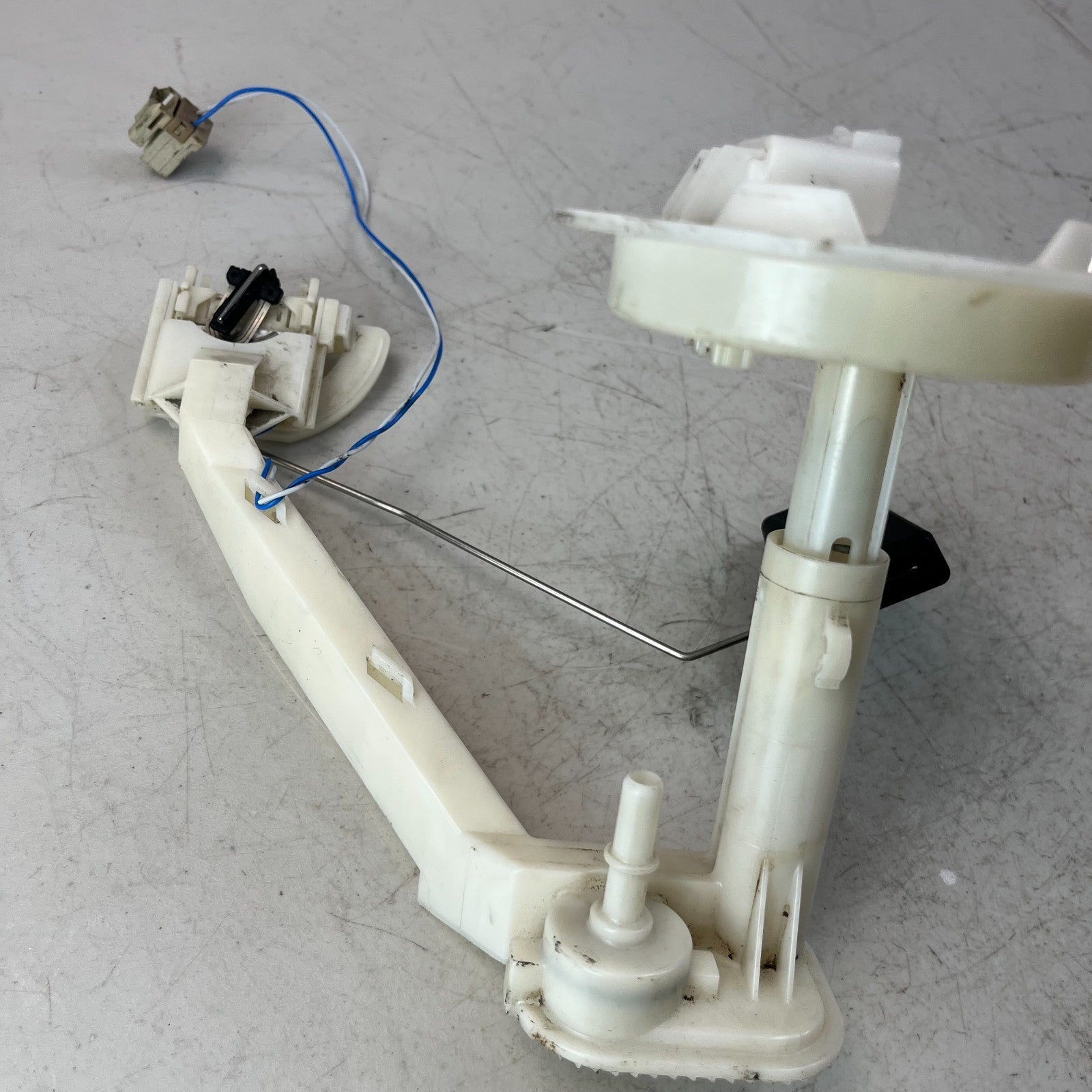 2010-2015 CHEVROLET CAMARO FUEL TANK PUMP SENDING LEVEL UNIT ASSEMBLY 13501561