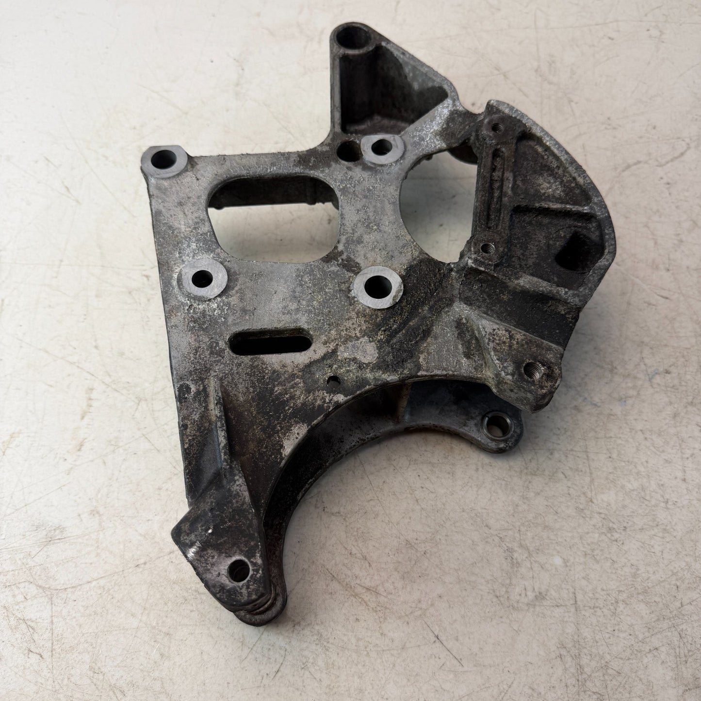 2005-2013 CHEVROLET CORVETTE ALTERNATOR / POWER STEERING BRACKET 12578067 OEM