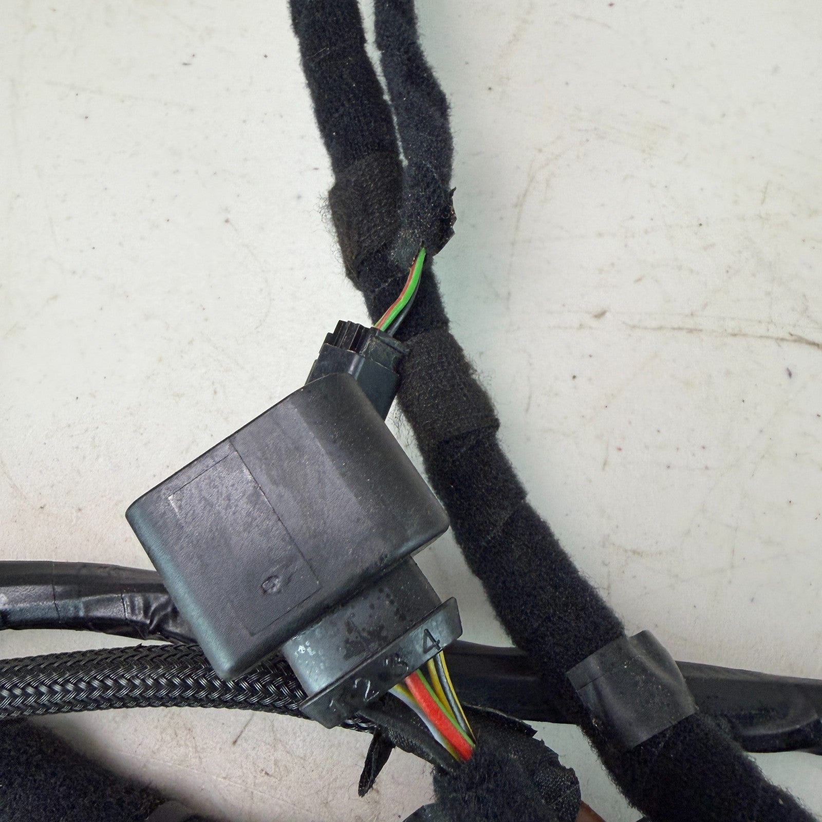 2017-2020 MASERATI LEVANTE TAILGATE BACK DOOR RIGHT WIRE HARNESS 06700380360 OEM