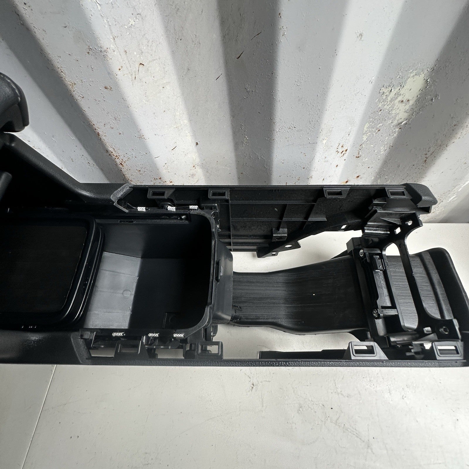 2016-2020 Kia SORENTO Center Console Armrest Lid Storage Assembly