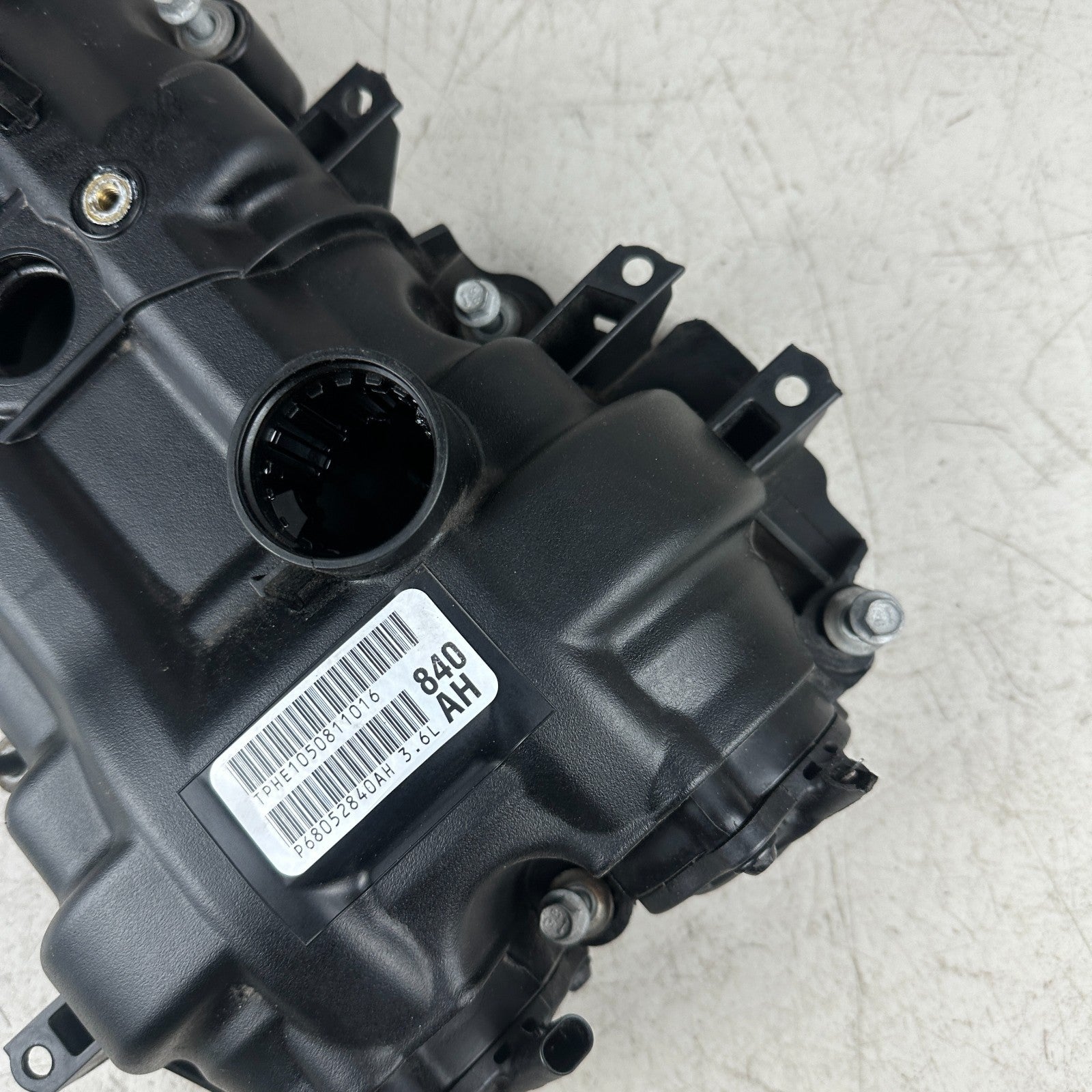 2012-2023 DODGE CHARGER 3.6L V6 LEFT SIDE ENGINE CYLINDER HEAD VALVE COVER OEM
