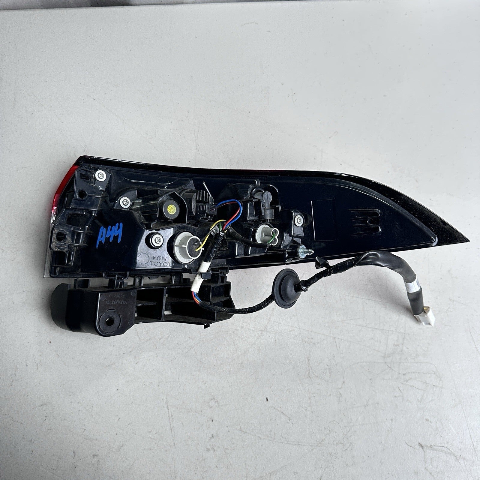 2020 2021 2022 Toyota Corolla Tail Light Left LH Driver OEM Halogen Outer