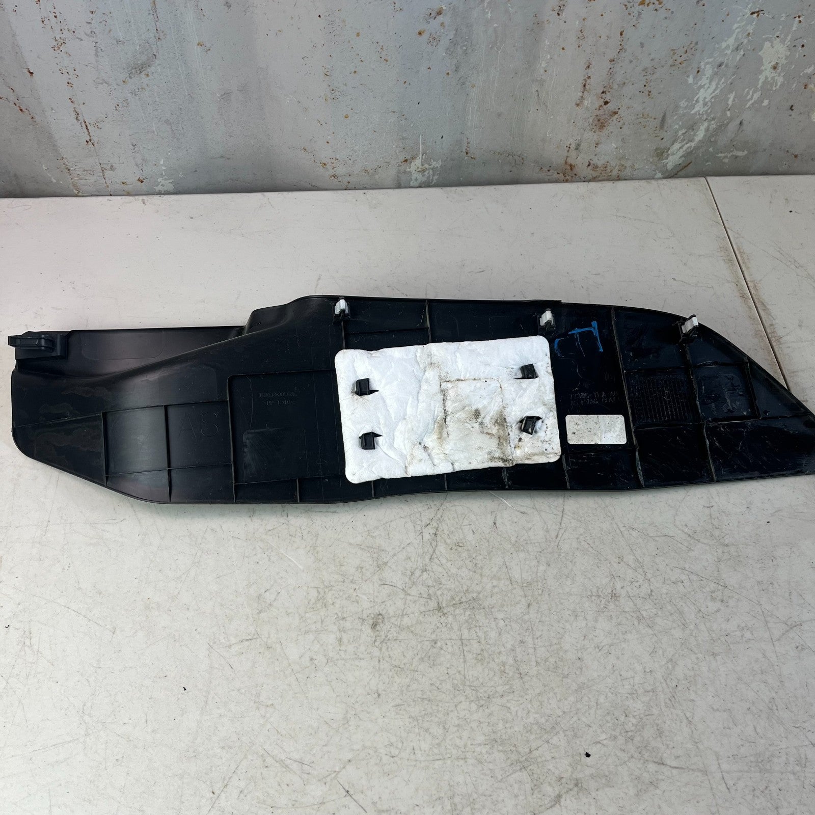 2017 - 2022 HONDA CR-V CENTER CONSOLE RIGHT SIDE FORWARD TRIM COVER PANEL OEM