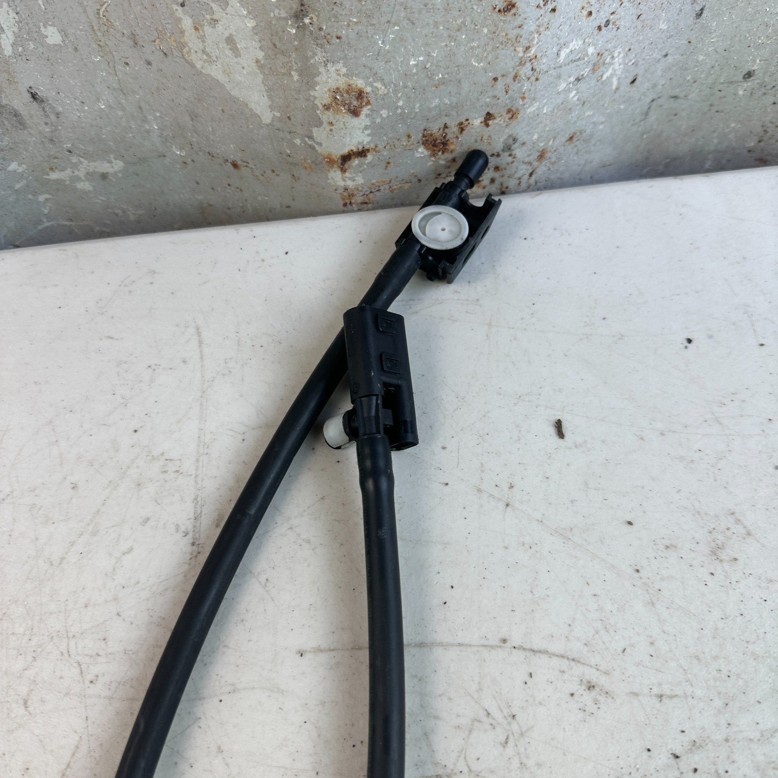 2015-2021 MERCEDES W205 C300 WINDSHEILD WASHER RESERVOIR LINE HOSE A2058600192