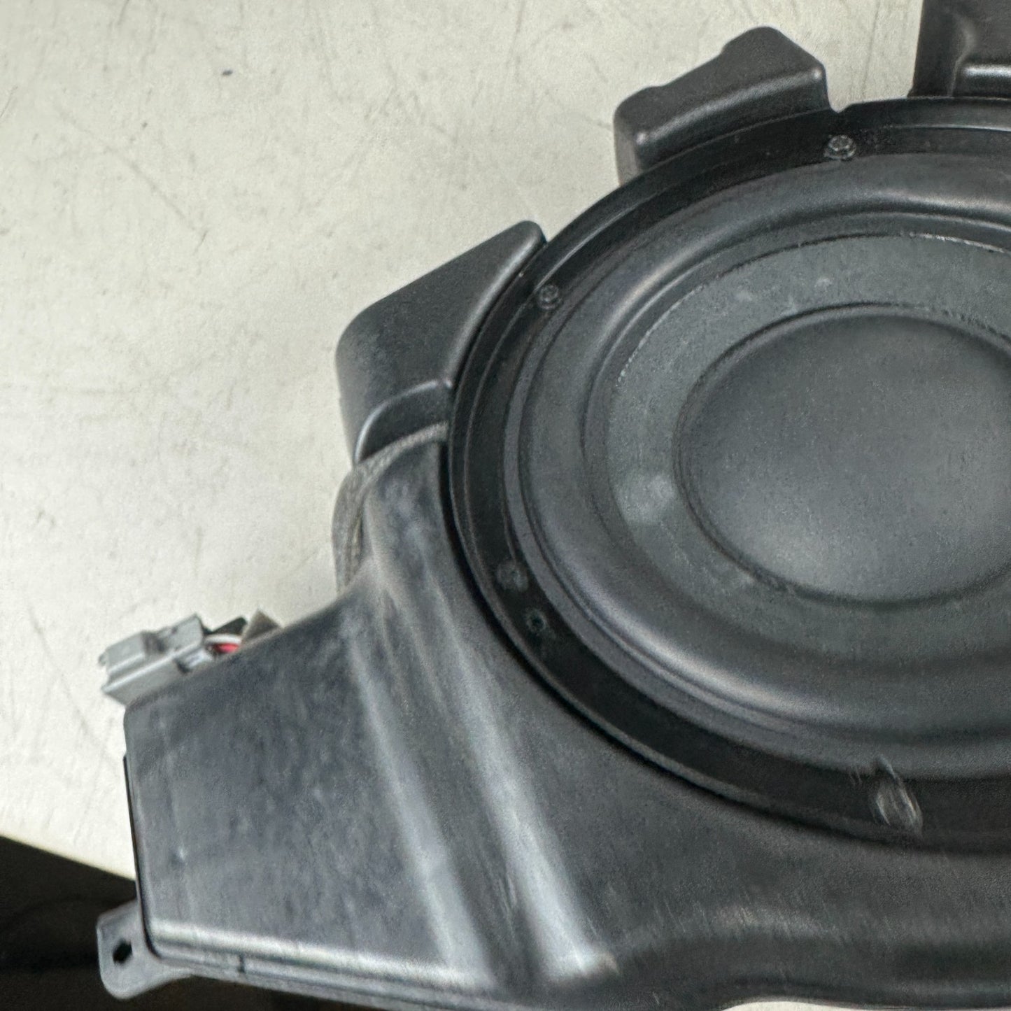 2014-2019 CHEVROLET CORVETTE BOSE AUDIO RADIO SUBWOOFER SUB WOOFER SPEAKER BOX