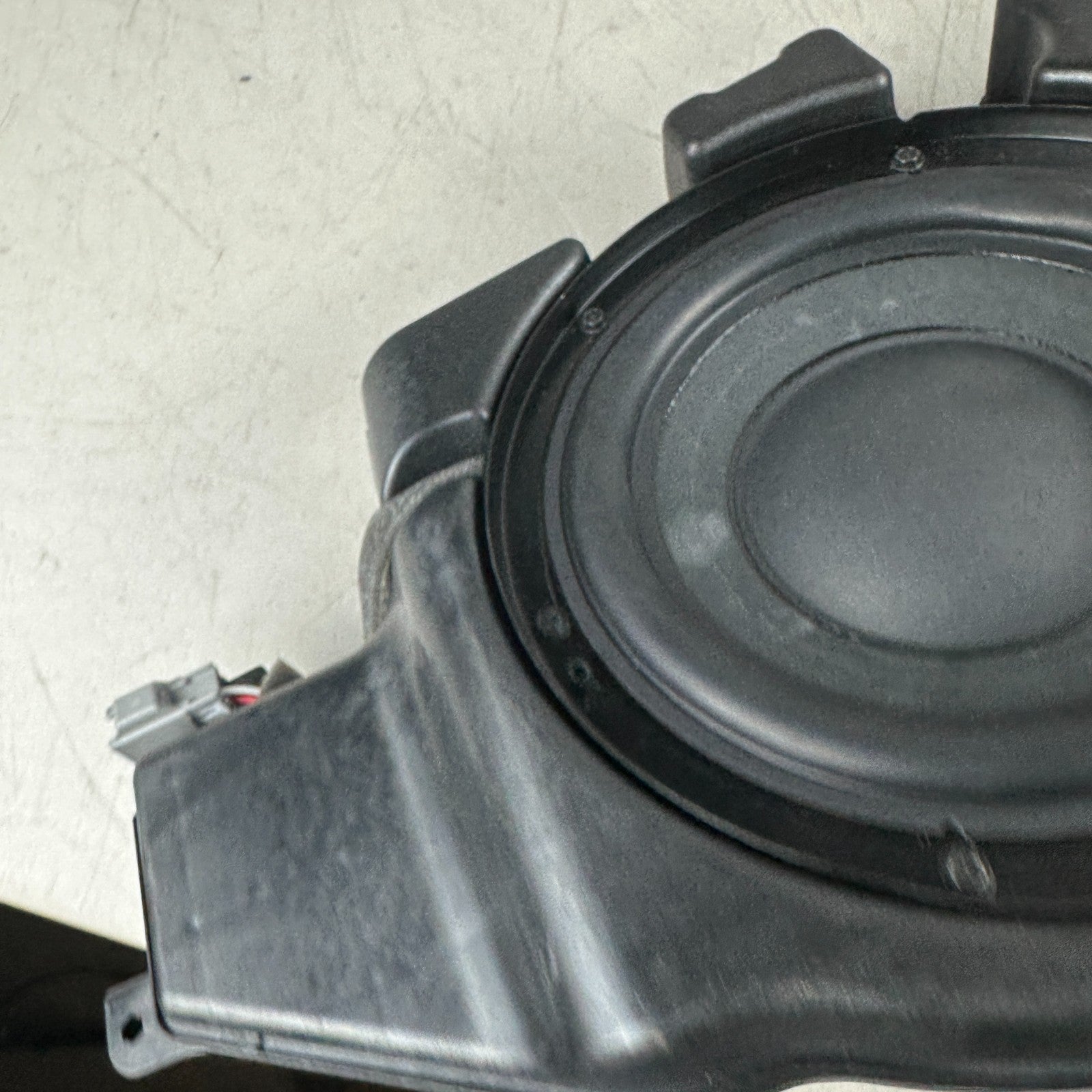2014-2019 CHEVROLET CORVETTE BOSE AUDIO RADIO SUBWOOFER SUB WOOFER SPEAKER BOX