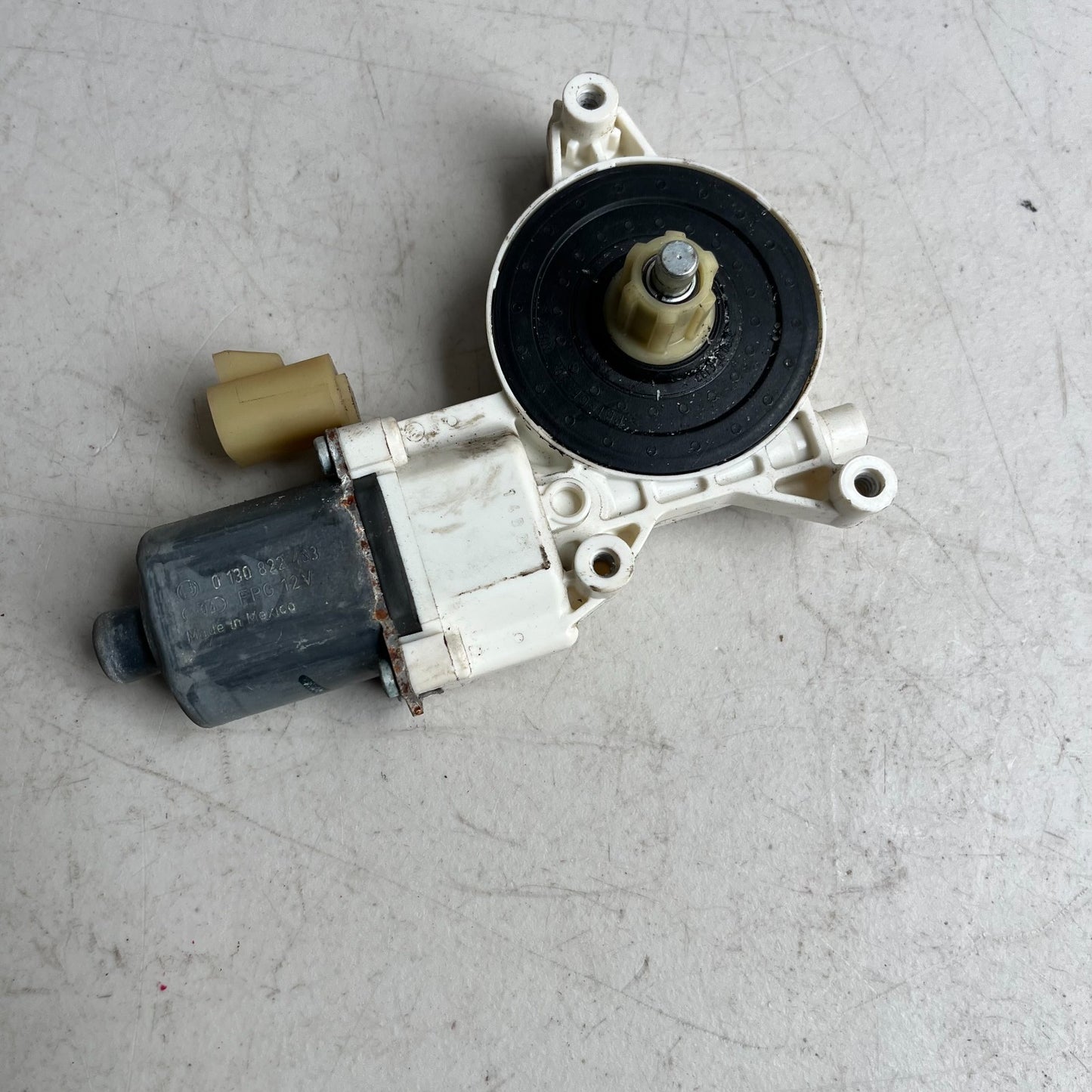 2008-2015 CADILLAC CTS-V FRONT RIGHT SIDE POWER WINDOW MOTOR 0130822483 OEM