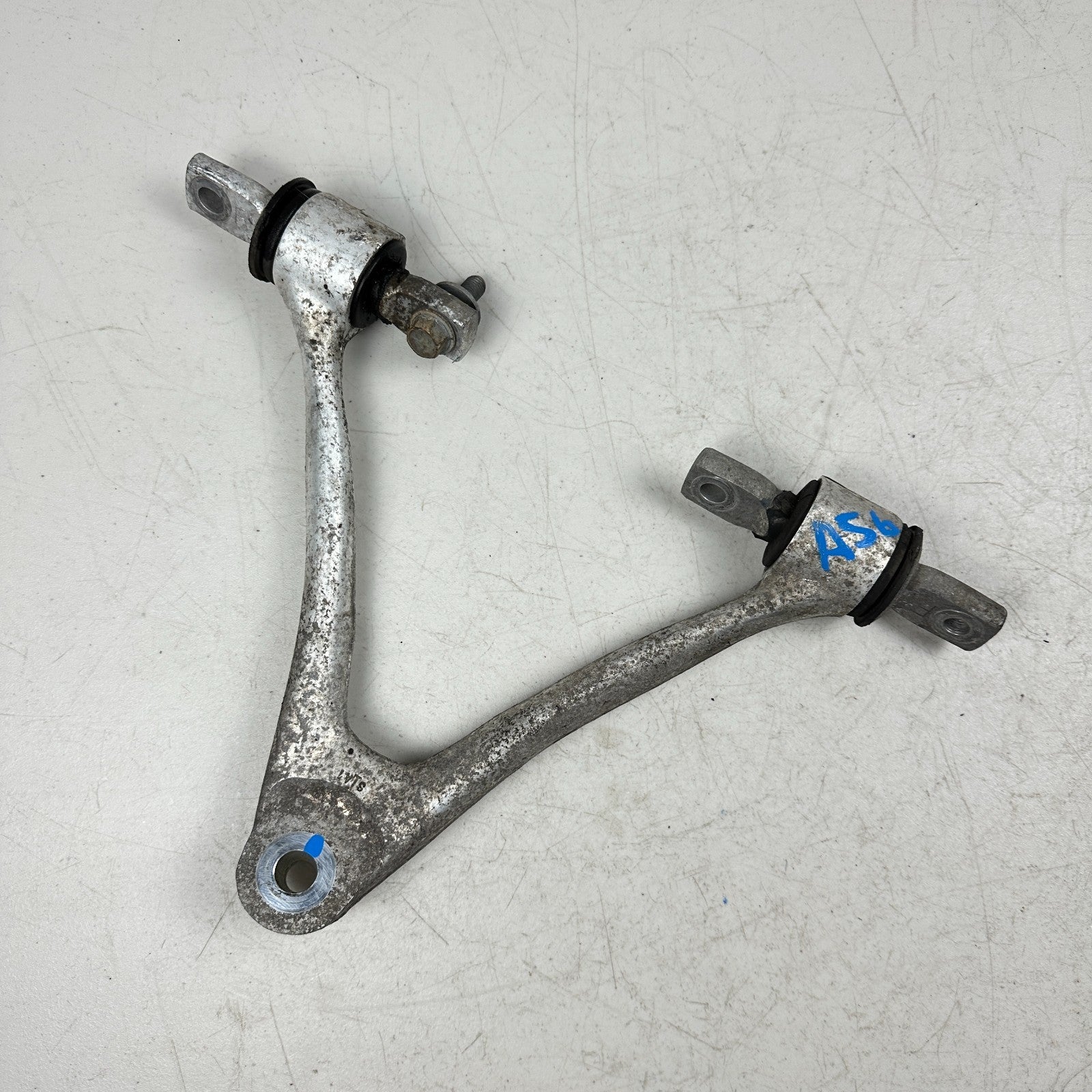 2005-2013 CHEVROLET CORVETTE FRONT RIGHT PASSENGER SDIE UPPER CONTROL ARM OEM