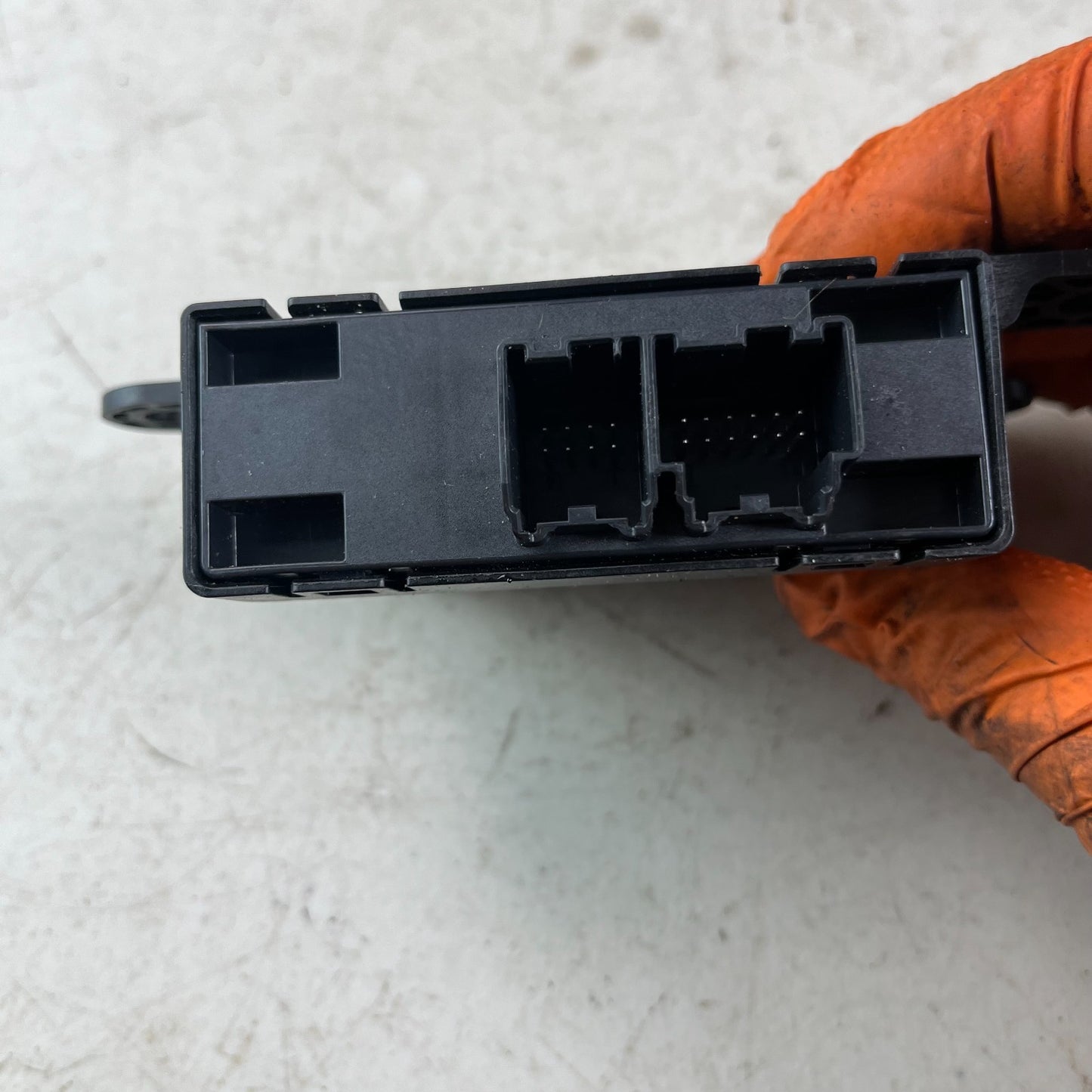 2017 - 2020 MASERATI LEVANTE PARKING ASSIST CONTROL MODULE UNIT 068403887AB OEM