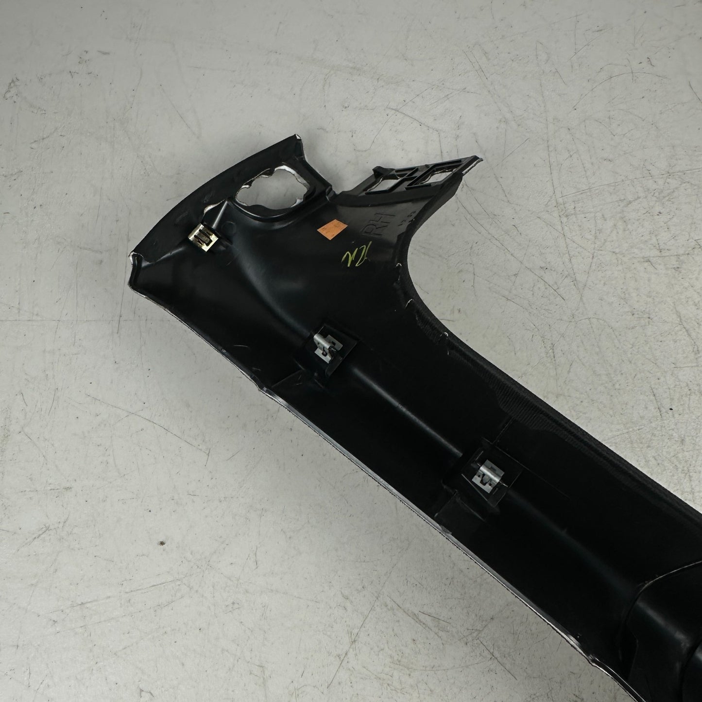 2014-2019 CHEVROLET CORVETTE C7 WINDSHIELD RIGHT SIDE A PILLAR TRIM COVER OEM