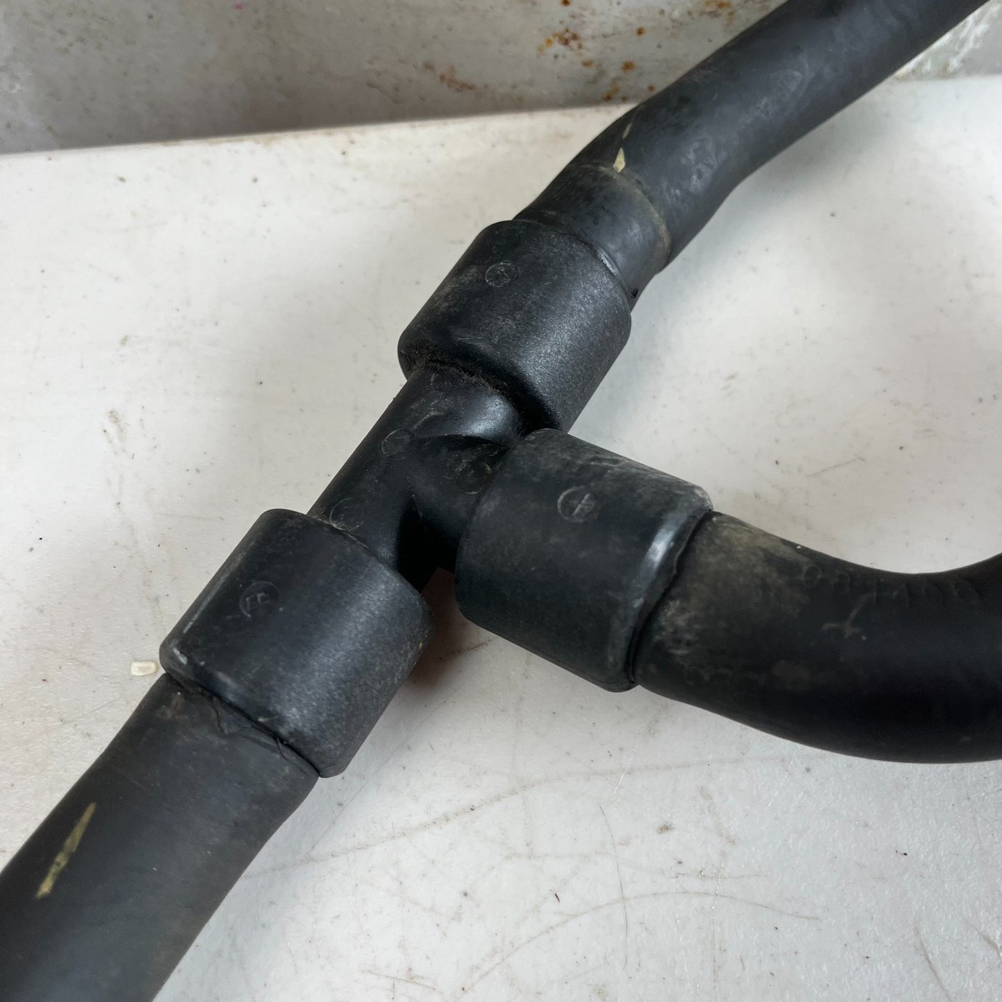 2005-2013 CHEVROLET CORVETTE C6 RADIATOR UPPER HEATER COOLANT HOSE PIPE OEM