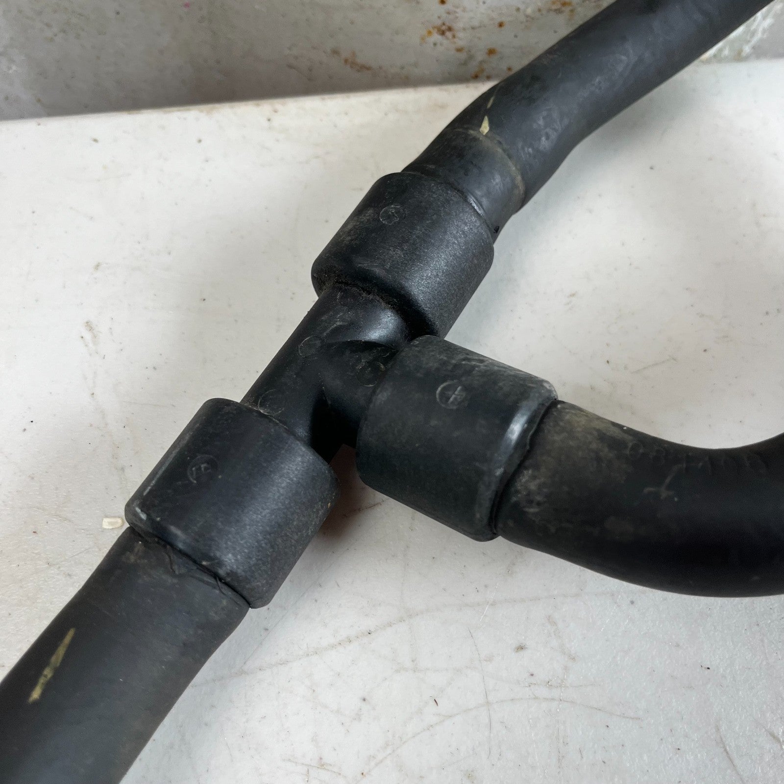 2005-2013 CHEVROLET CORVETTE C6 RADIATOR UPPER HEATER COOLANT HOSE PIPE OEM
