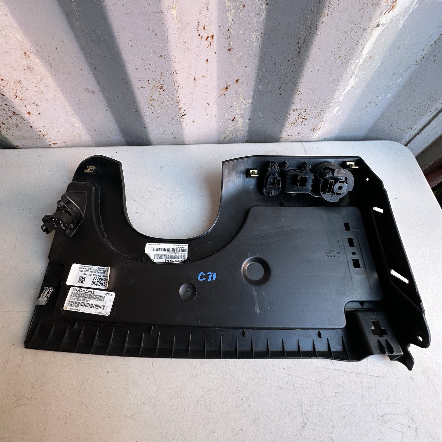 2015-2023 DODGE CHARGER STEERING COLUMN COVER.LO198977DX9AE