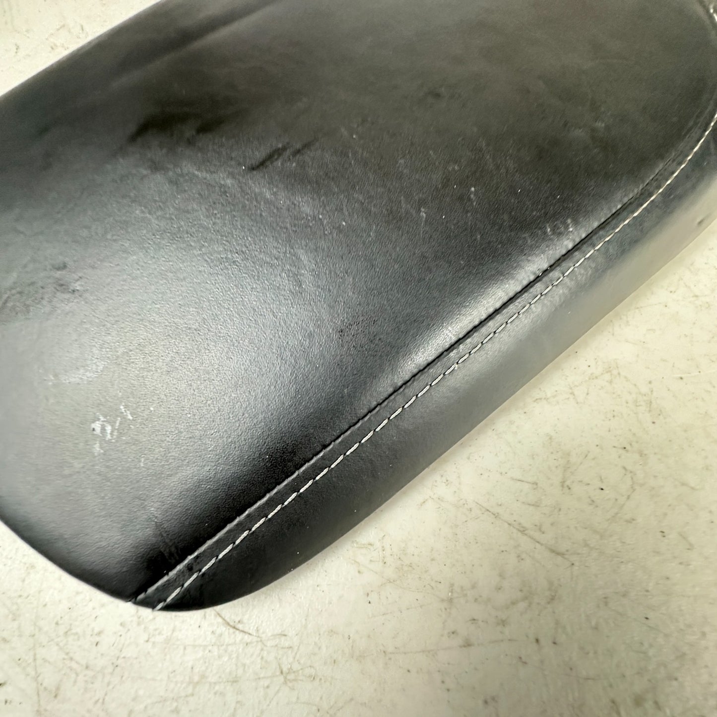 2014-2019 CHEVROLET CORVETTE C7 CENTER CONSOLE ARMREST LID BLACK LEATHER OEM