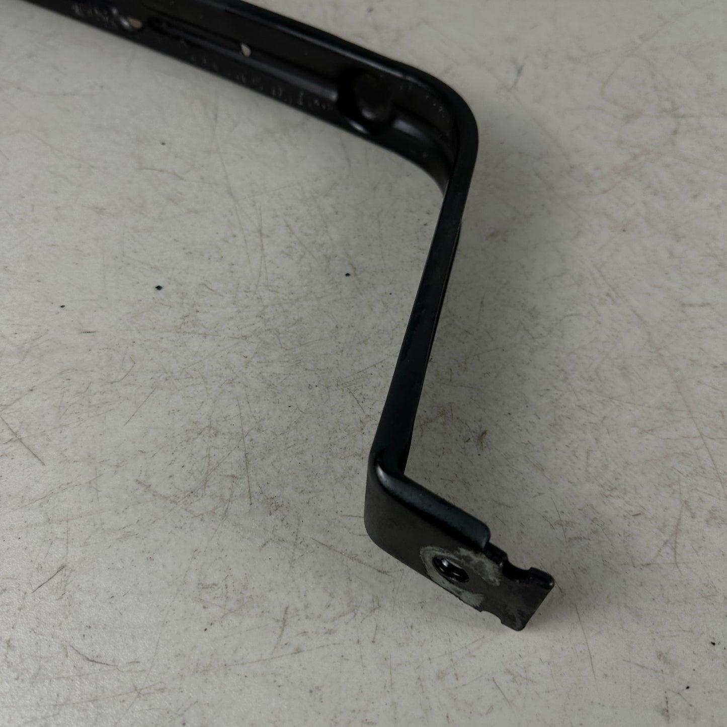 2016-2023 CHEVROLET CAMARO RWD REAR FUEL GAS TANK SUPPORT BRACKET STRAP OEM
