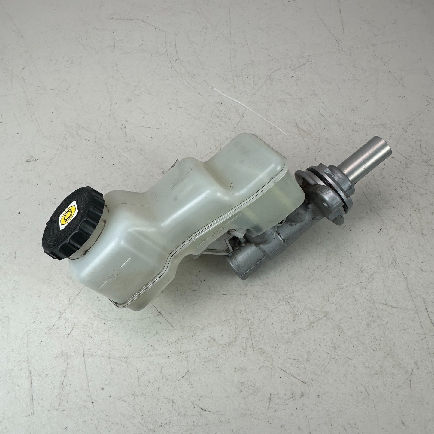 2019-2023 TOYOTA COROLLA BRAKE BOOSTER MASTER CYLINDER W/ RESERVOIR TANK OEM