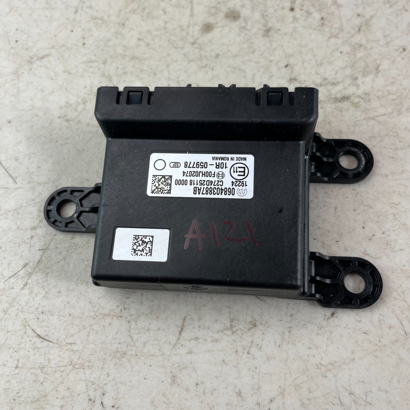2017 - 2020 MASERATI LEVANTE PARKING ASSIST CONTROL MODULE UNIT 068403887AB OEM