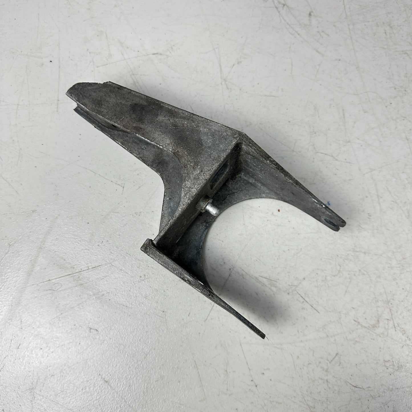 05-13 CHEVROLET CORVETTE ABS ANTI LOCK BRAKE PUMP SUPPORT BRACKET 10438259 OEM