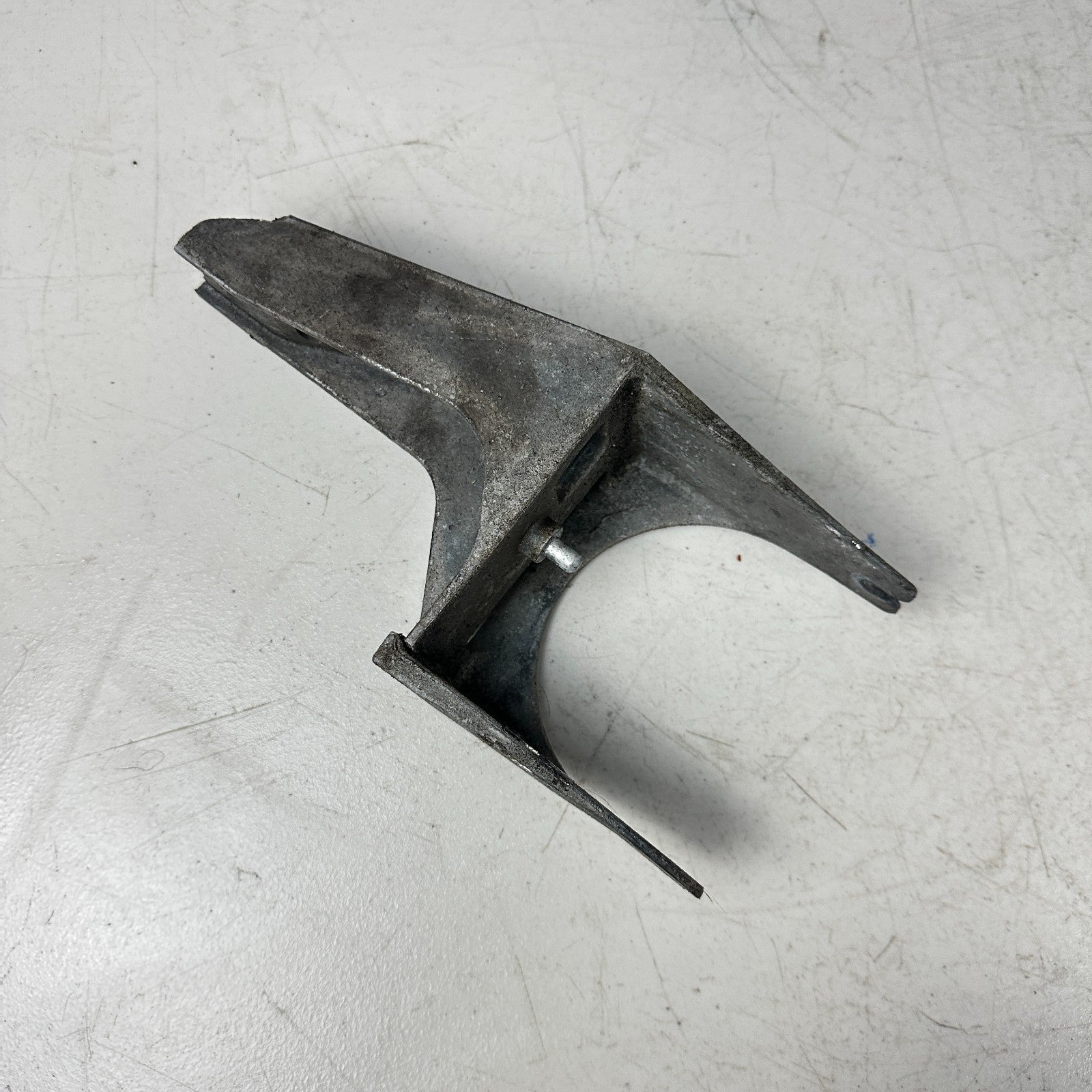 05-13 CHEVROLET CORVETTE ABS ANTI LOCK BRAKE PUMP SUPPORT BRACKET 10438259 OEM