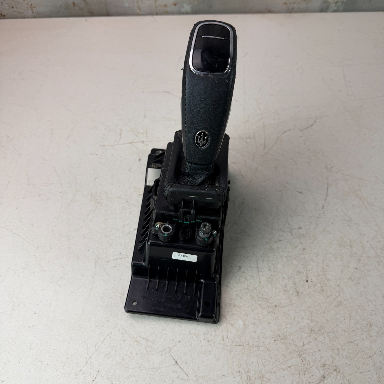 2017-2024 MASERATI LEVANTE AUTOMATIC TRANSMISSION GEAR SHIFTER 670105809 OEM