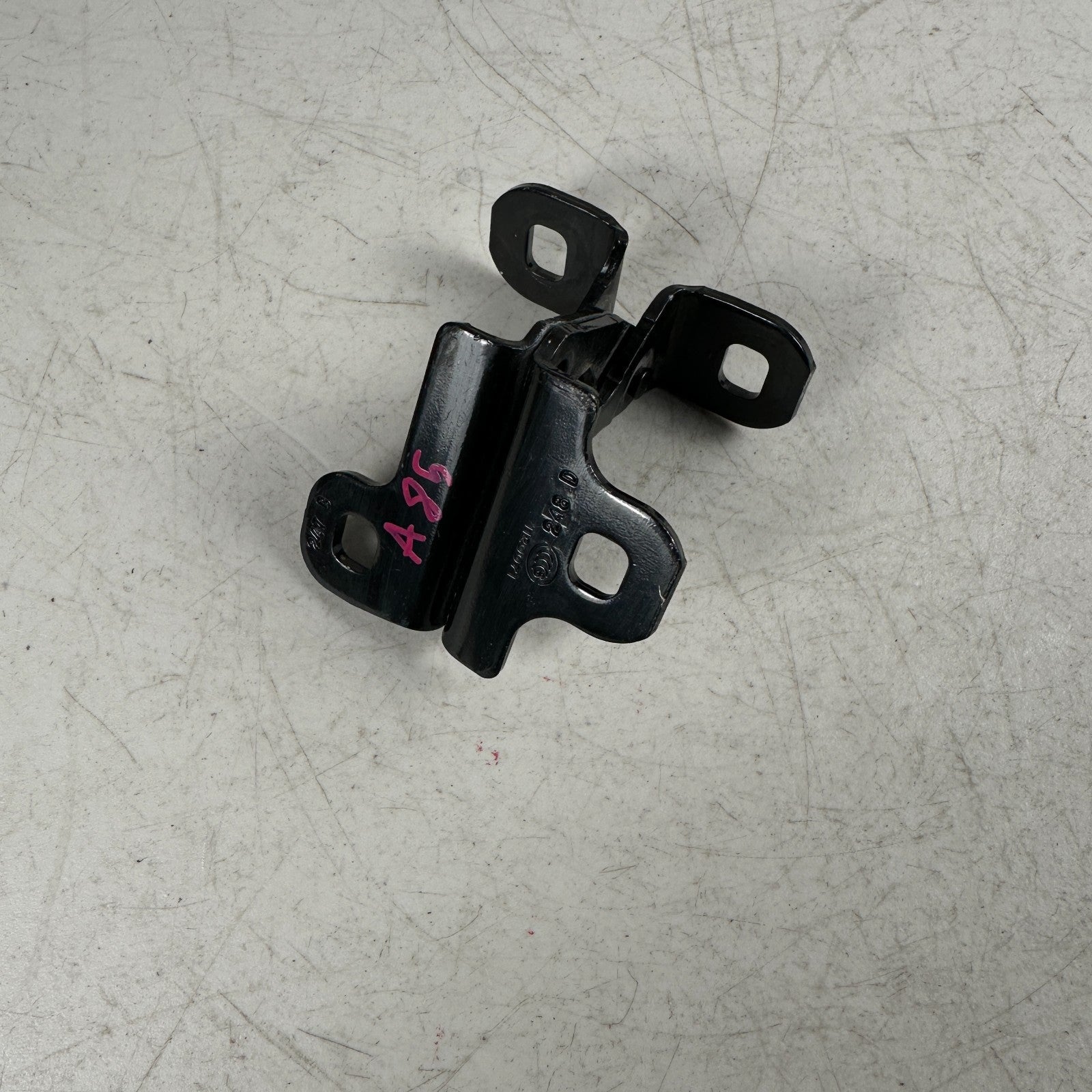 2014-2019 CHEVROLET CORVETTE C7 FRONT LH LEFT SIDE LOWER DOOR HINGE BLACK OEM