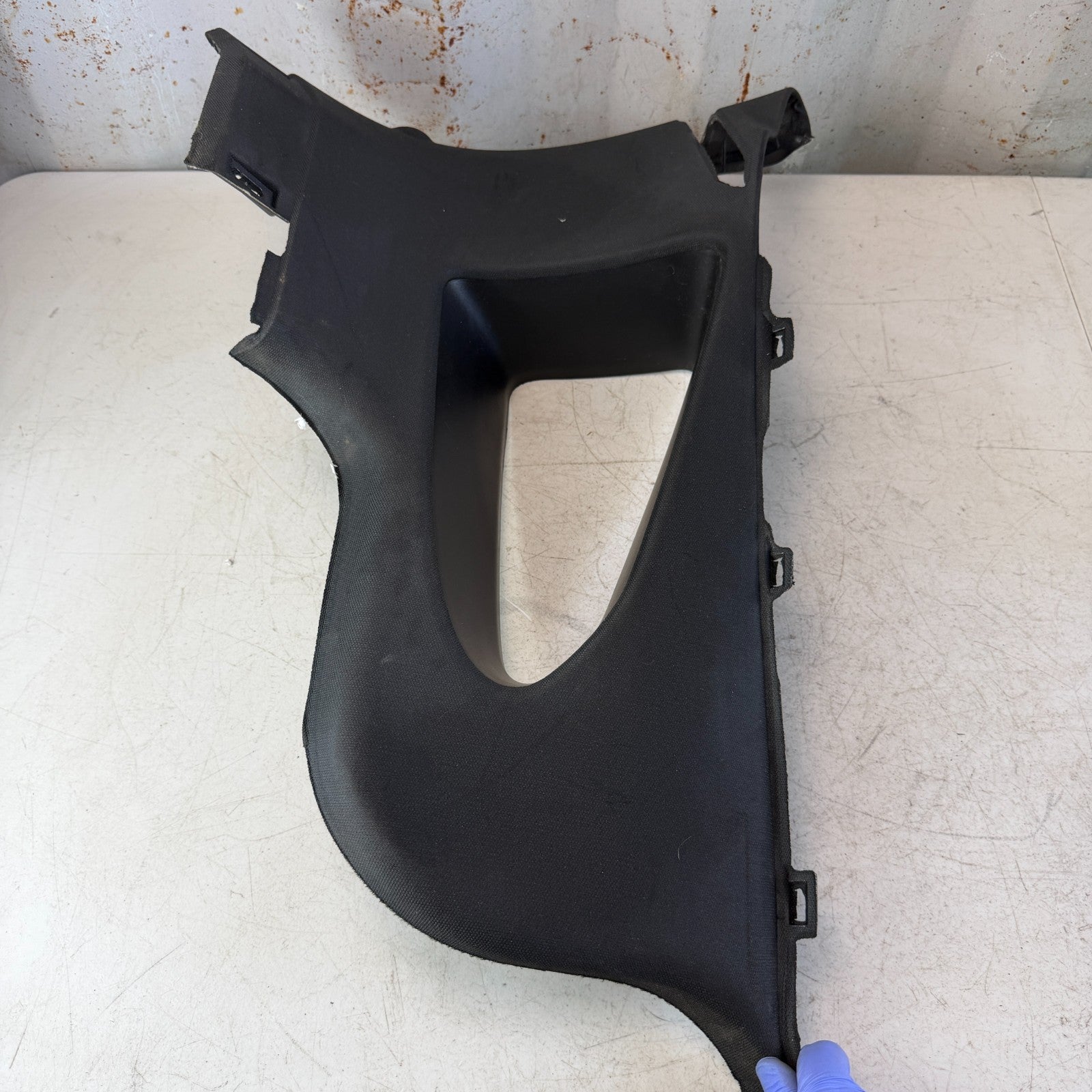 14-19 CHEVROLET CORVETTE C7 REAR LEFT DRIVER QUARTER WINDOW TRIM 23114075 OEM