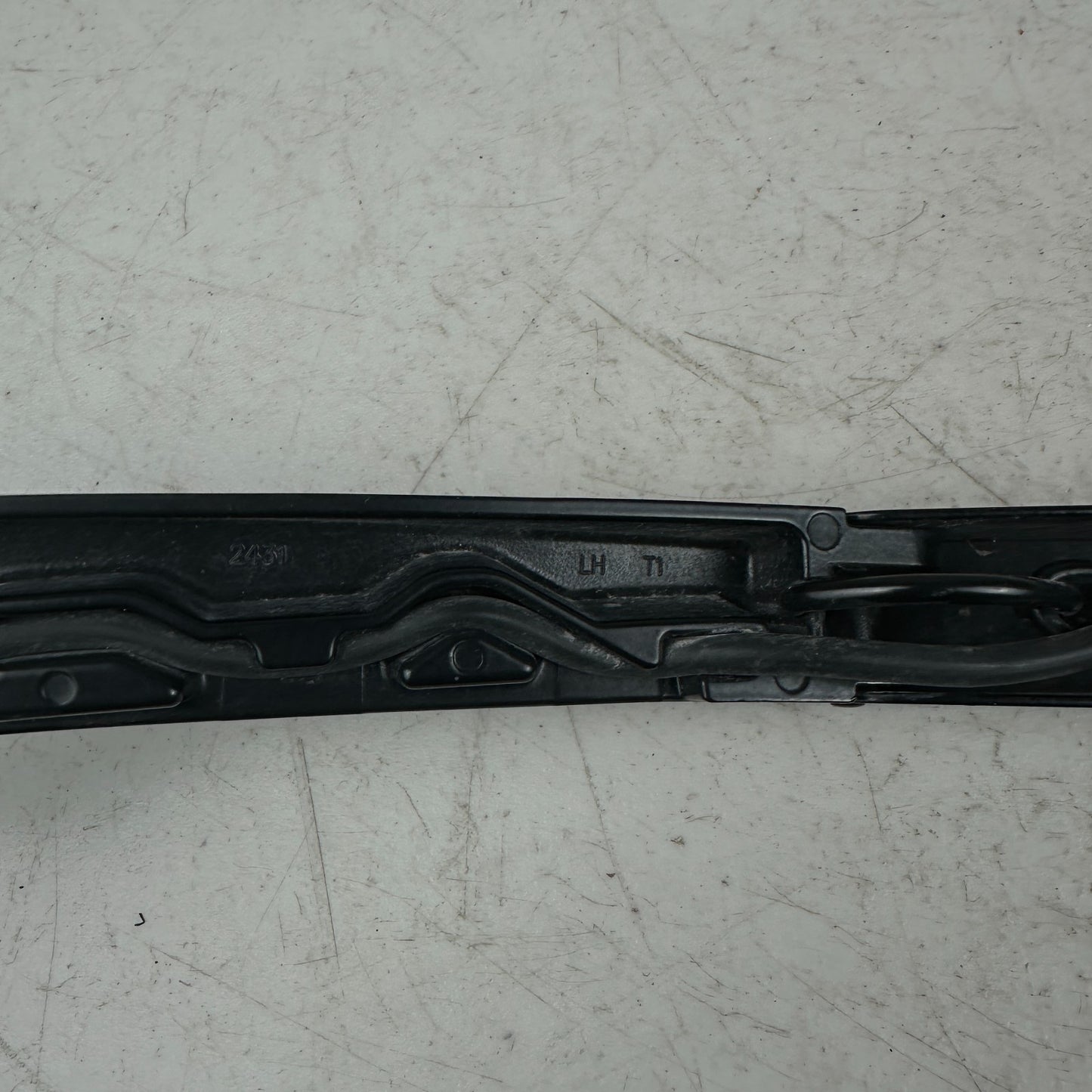 2014 - 2019 CHEVROLET CORVETTE FRONT WINDSHIELD LEFT DRIVER SIDE WIPER ARM OEM