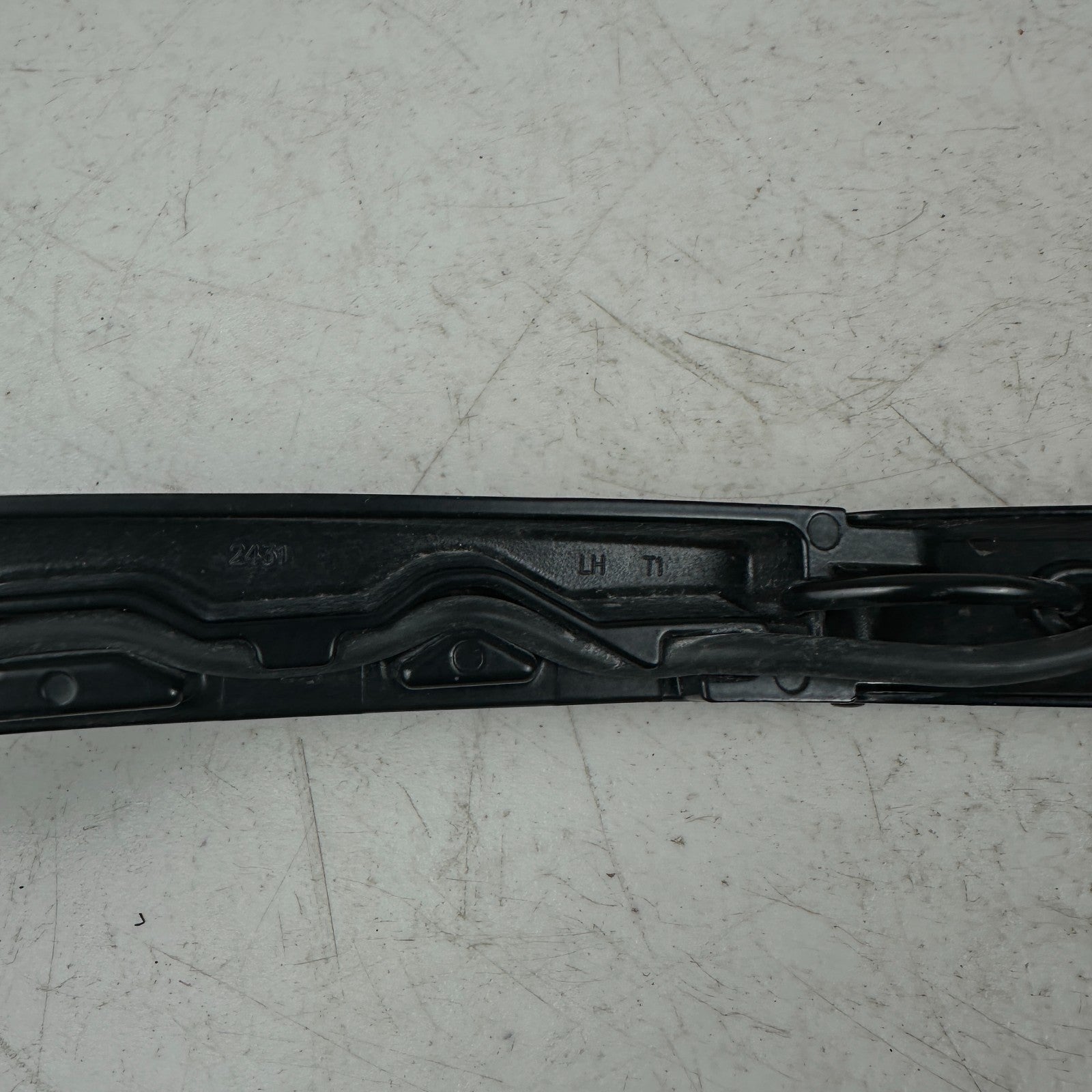 2014 - 2019 CHEVROLET CORVETTE FRONT WINDSHIELD LEFT DRIVER SIDE WIPER ARM OEM