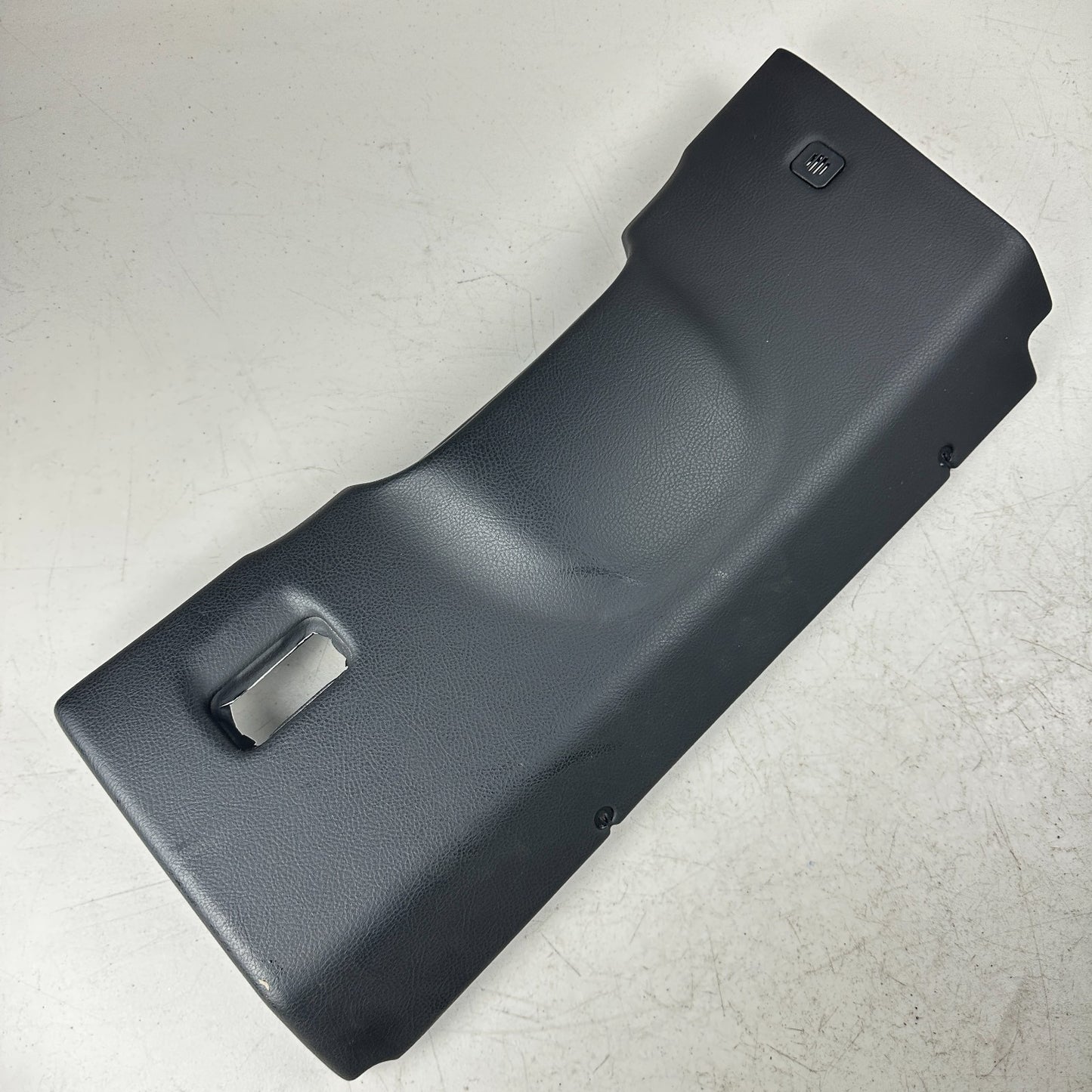 2005-2013 CHEVROLET CORVETTE LEFT DRIVER SIDE LOWER KNEE BOLSTER TRIM PANEL OEM