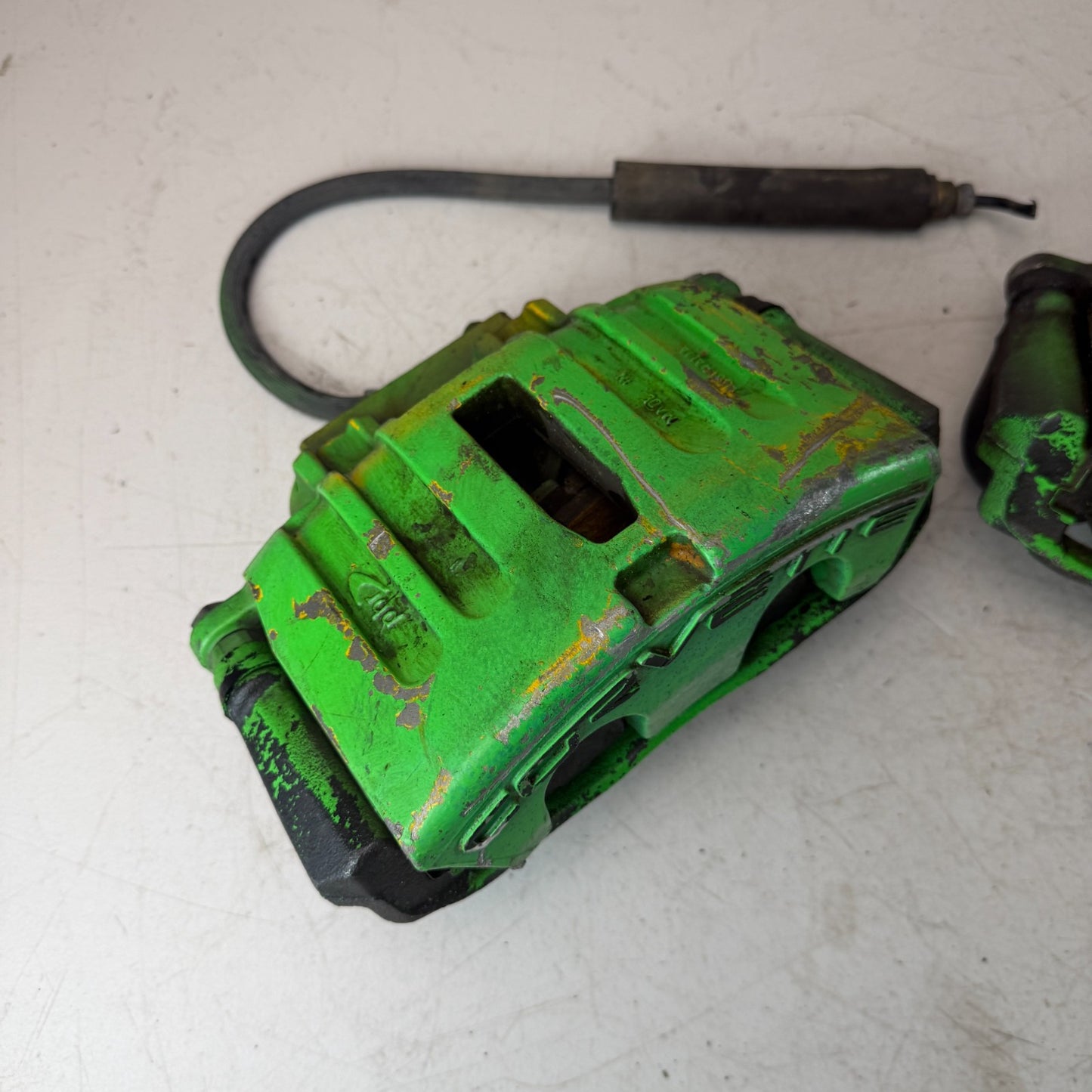 2005-2013 CHEVROLET CORVETTE C6 FRONT LEFT & RIGHT BRAKE CALIPER PAIR GREEN OEM