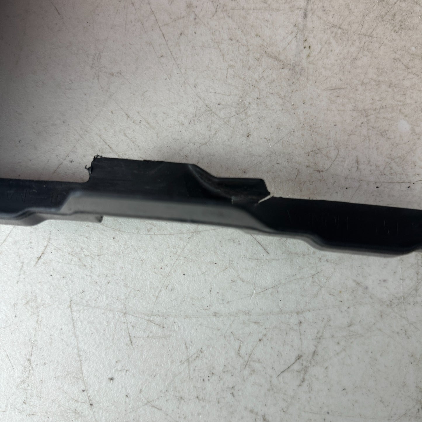 2017 - 2022 HONDA CR-V FRONT LOWER BATTERY HOLDER TRAY COVER BOX 31531-SNA OEM