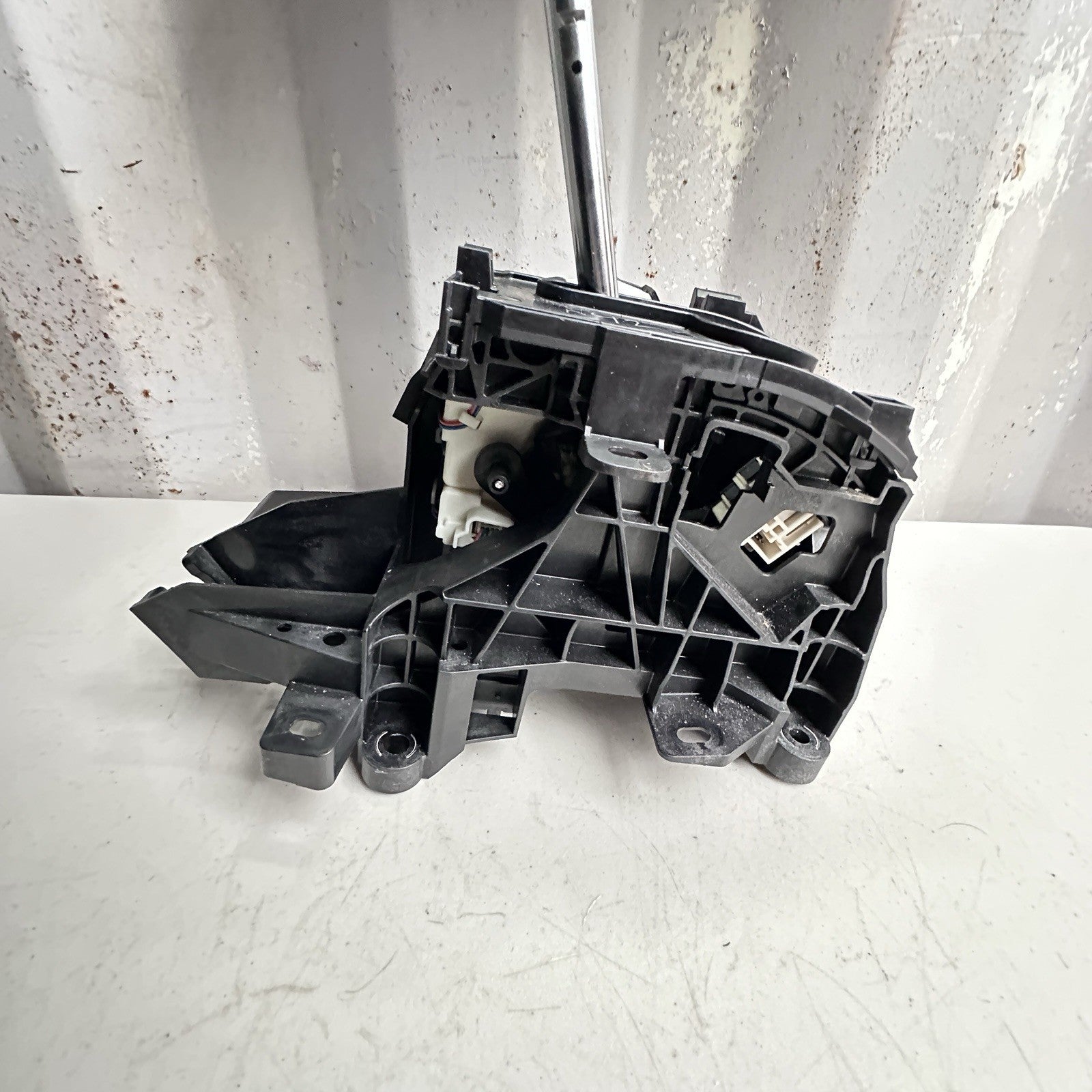 2020-2022 TOYOTA COROLLA FLOOR GEAR SHIFTER BLACK 2.0L AT FWD