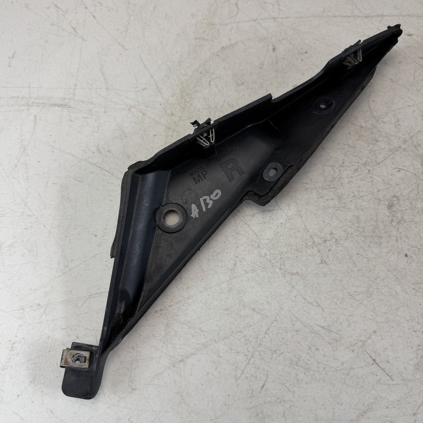 05-13 C6 Corvette Exterior A Pillar Bracket RH Passenger 15240518