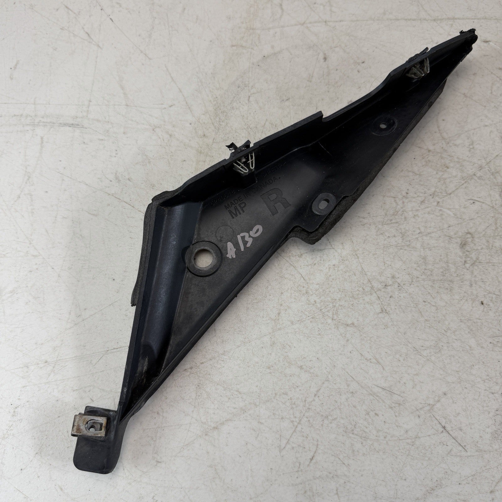 05-13 C6 Corvette Exterior A Pillar Bracket RH Passenger 15240518