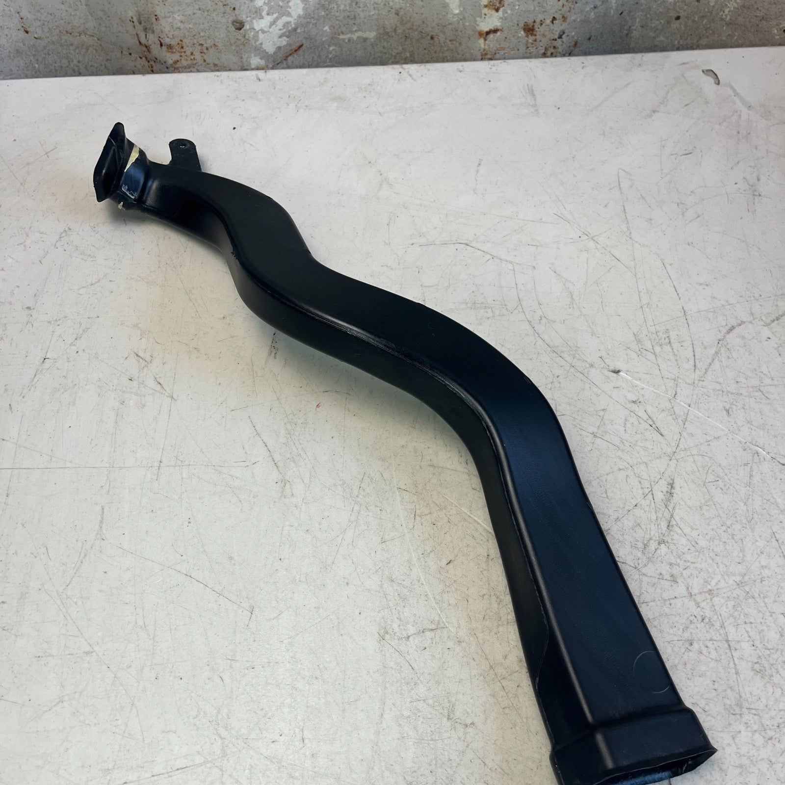 2008 2015 CADILLAC CTS-V FRONT LEFT DRIVER SIDE WINDOW DEFOGGER OUTLET DUCT TUBE