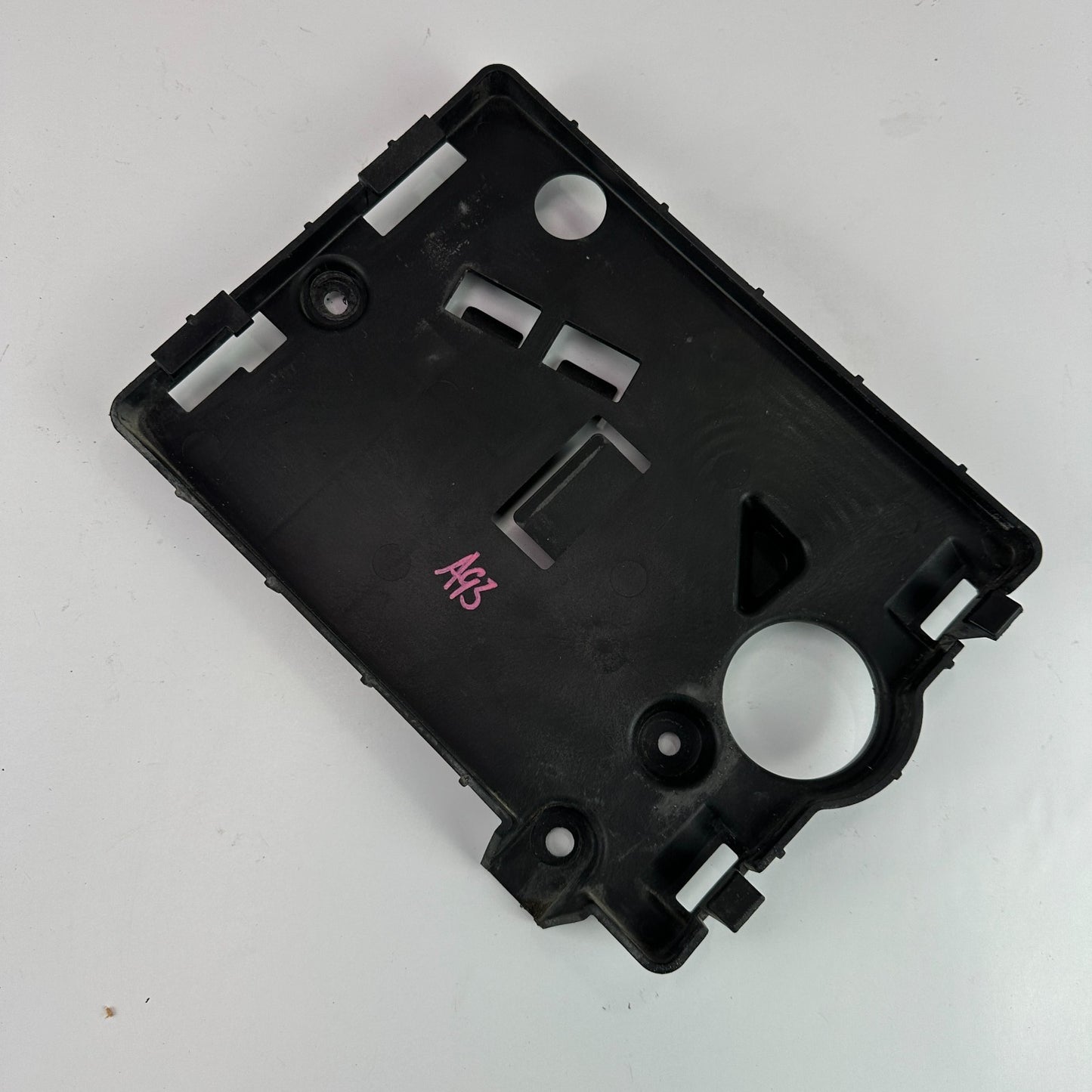 2014-2019 CHEVROLET CORVETTE C7 ENGINE CONTROL MODULE MOUNT BRACKET 23130710 OEM
