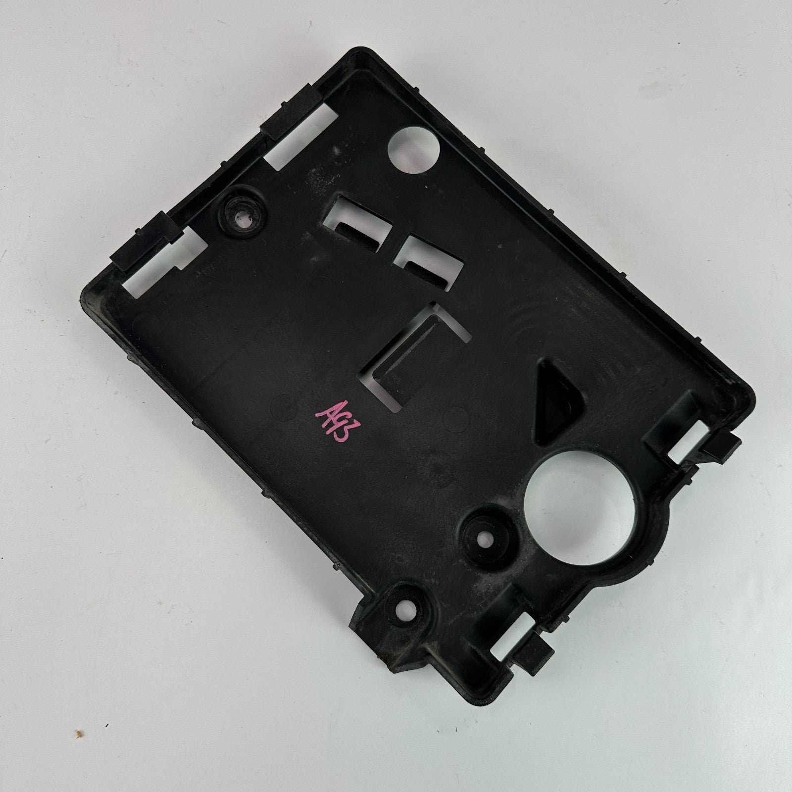 2014-2019 CHEVROLET CORVETTE C7 ENGINE CONTROL MODULE MOUNT BRACKET 23130710 OEM
