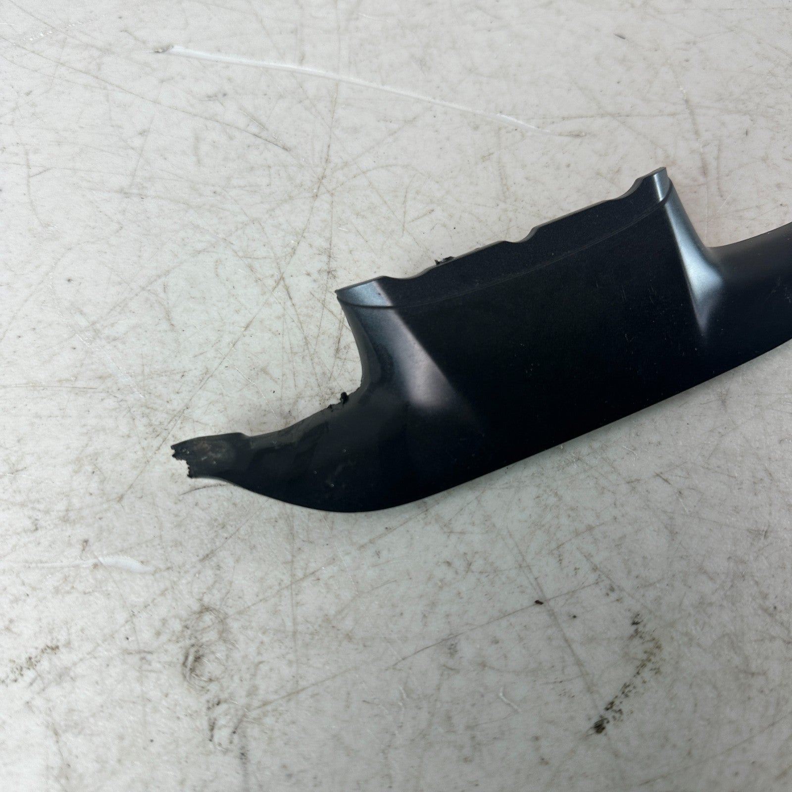 2014-2019 CHEVROLET CORVETTE C7 STEERING WHEEL LOWER BOTTOM INSERT TRIM 34191640