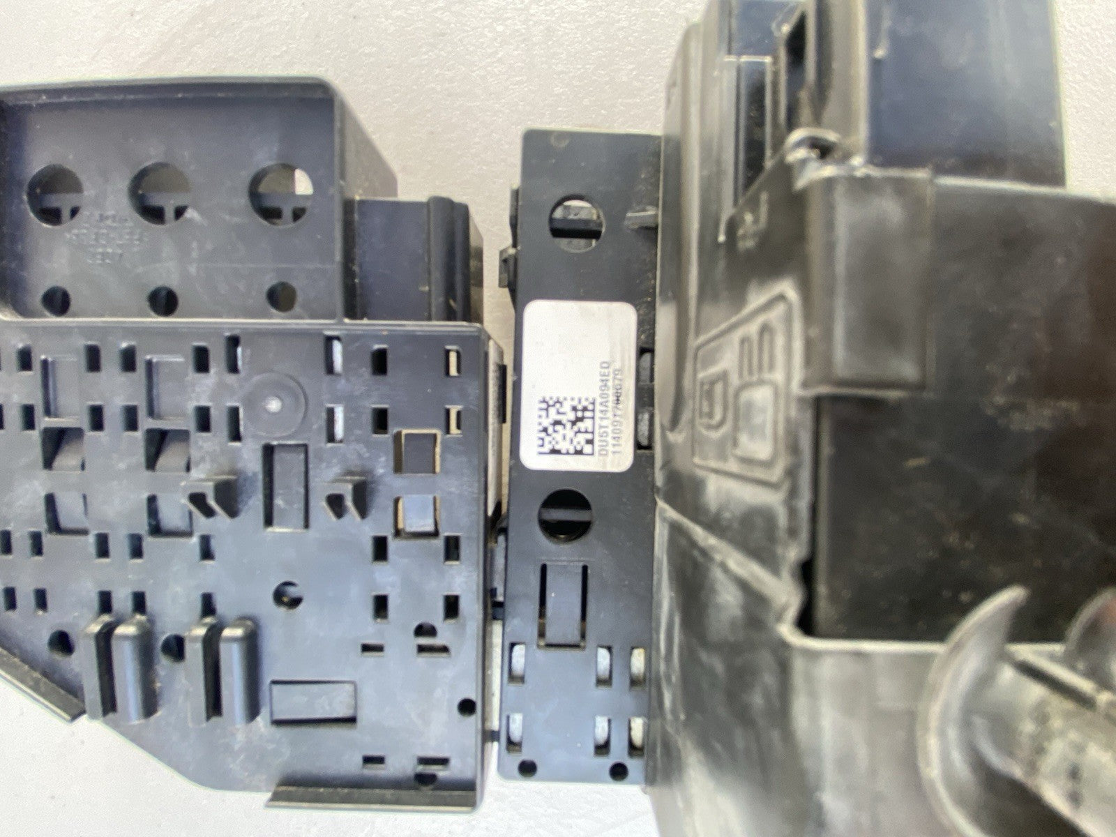 2013-2016 FORD FUSION BATTERY JUNCTION BLOCK  FUSE BOX OEM DU5T 14A094ED