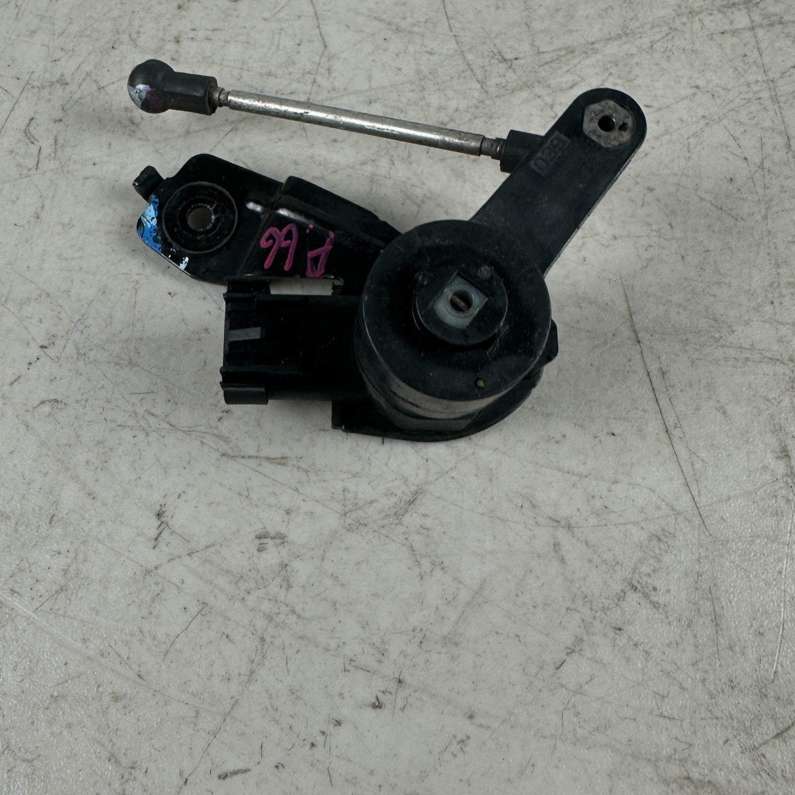 2016-24 CHEVROLET CAMARO REAR LEFT SIDE SUSPENSION RIDE HEIGHT LEVEL SENSOR OEM
