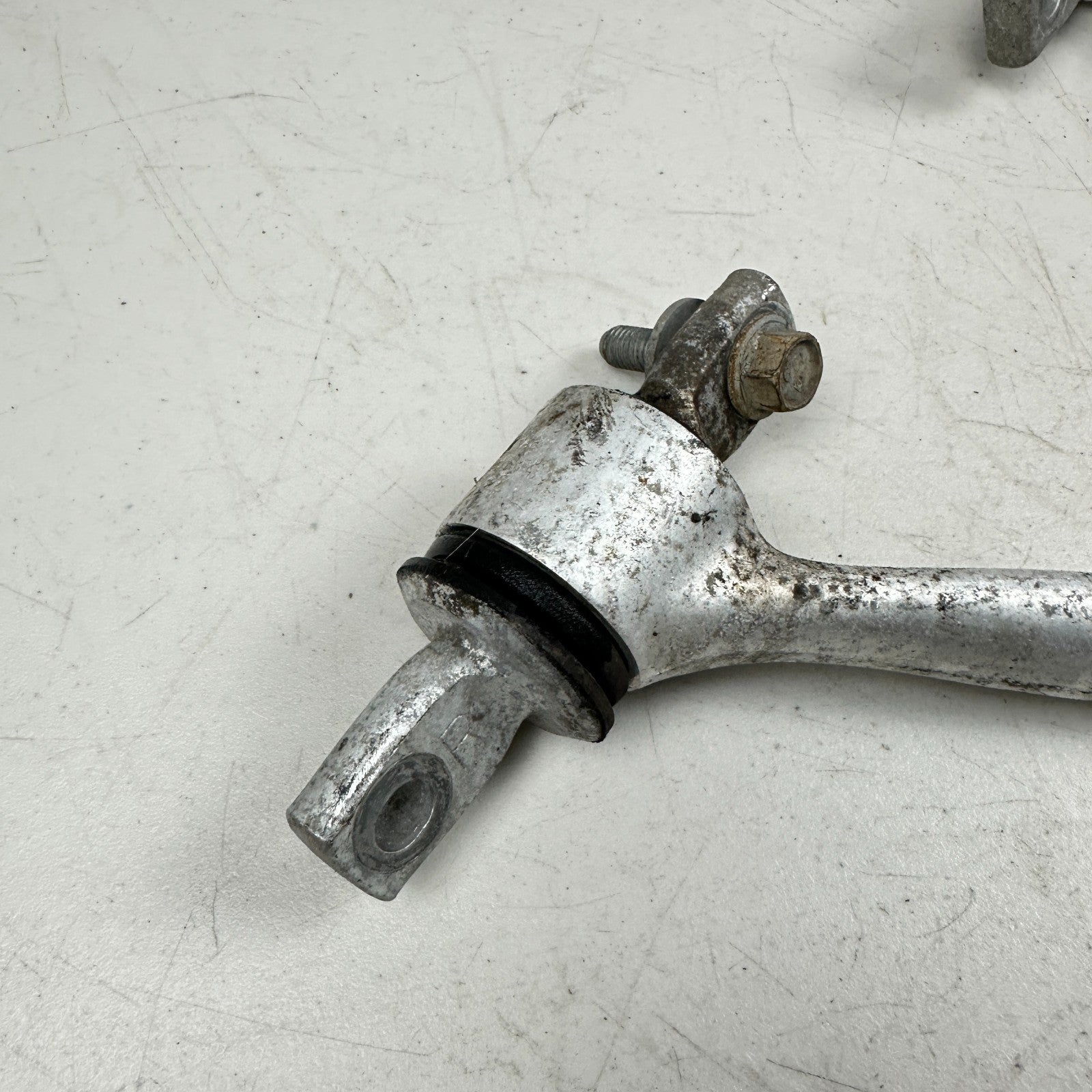 2005-2013 CHEVROLET CORVETTE FRONT RIGHT PASSENGER SDIE UPPER CONTROL ARM OEM