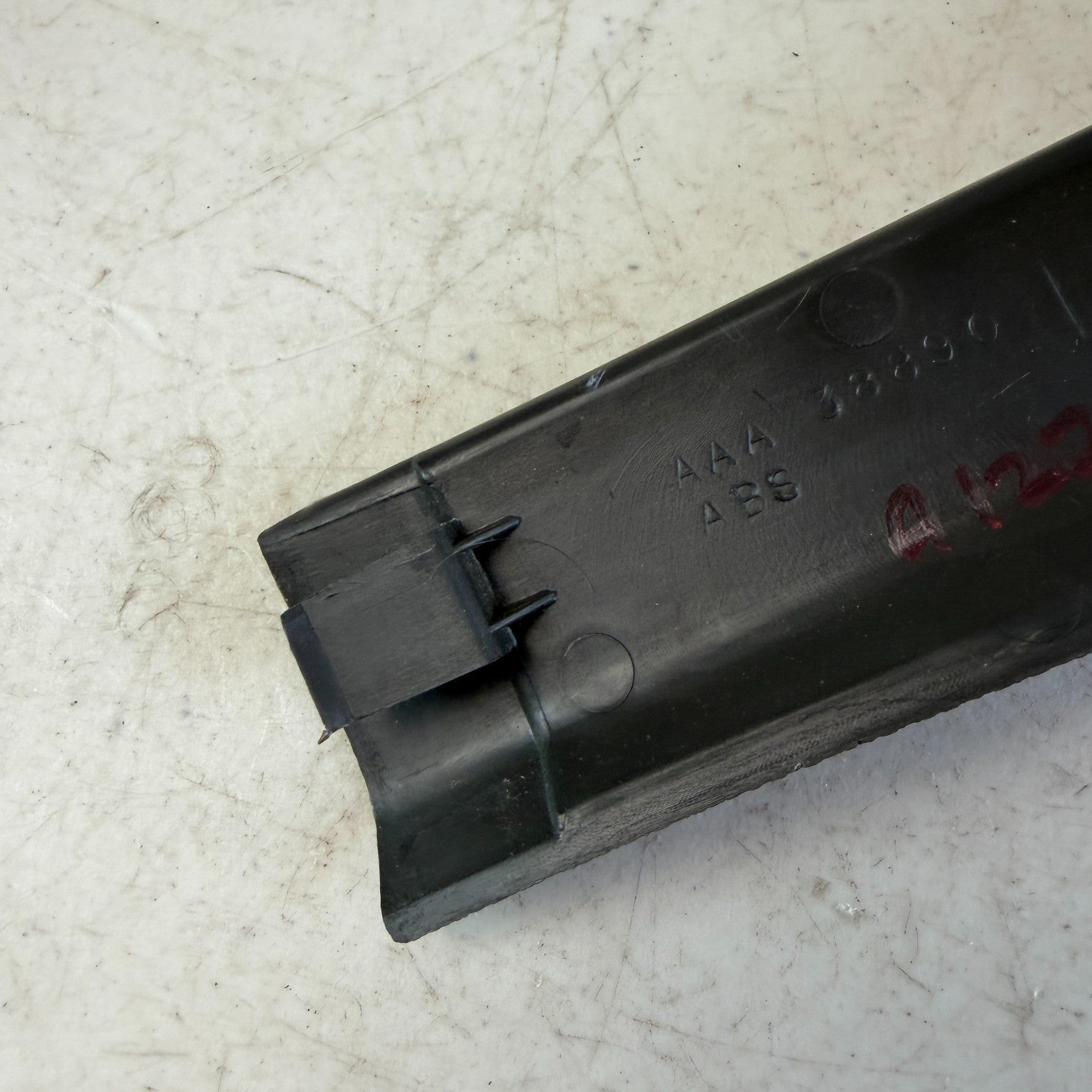 2005-2013 CHEVROLET CORVETTE LEFT SIDE LOWER B PILLAR COVER TRIM AAA38889 OEM