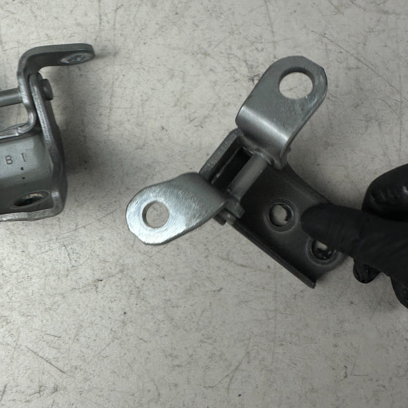 2017-2022 HONDA CR-V CRV FRONT LEFT DRIVER SIDE UPPER LOWER DOOR HINGE PAIR OEM