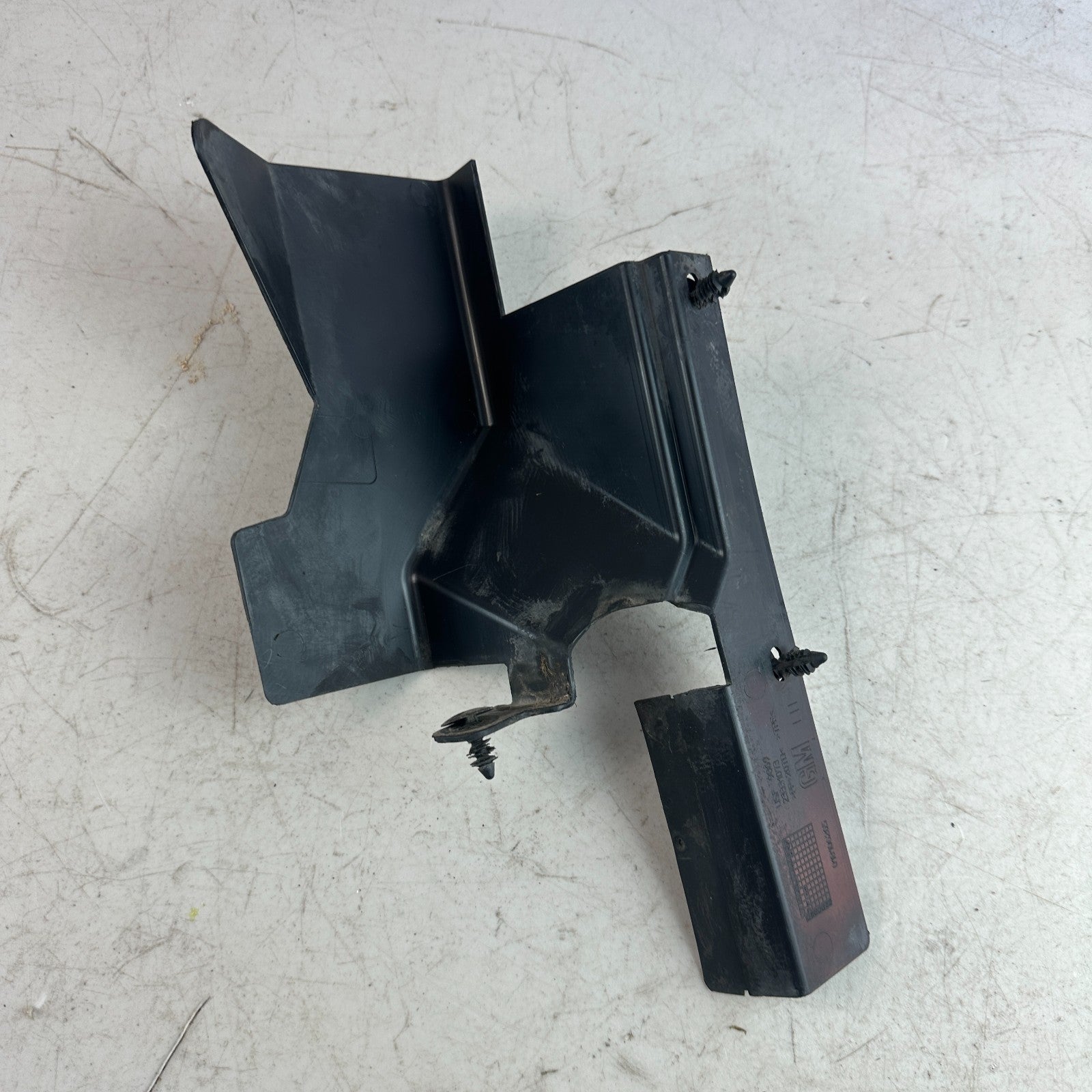 2016-2024 CHEVROLET CAMARO LEFT DRIVER SIDE RADIATOR AIR BAFFLE 23331073 OEM