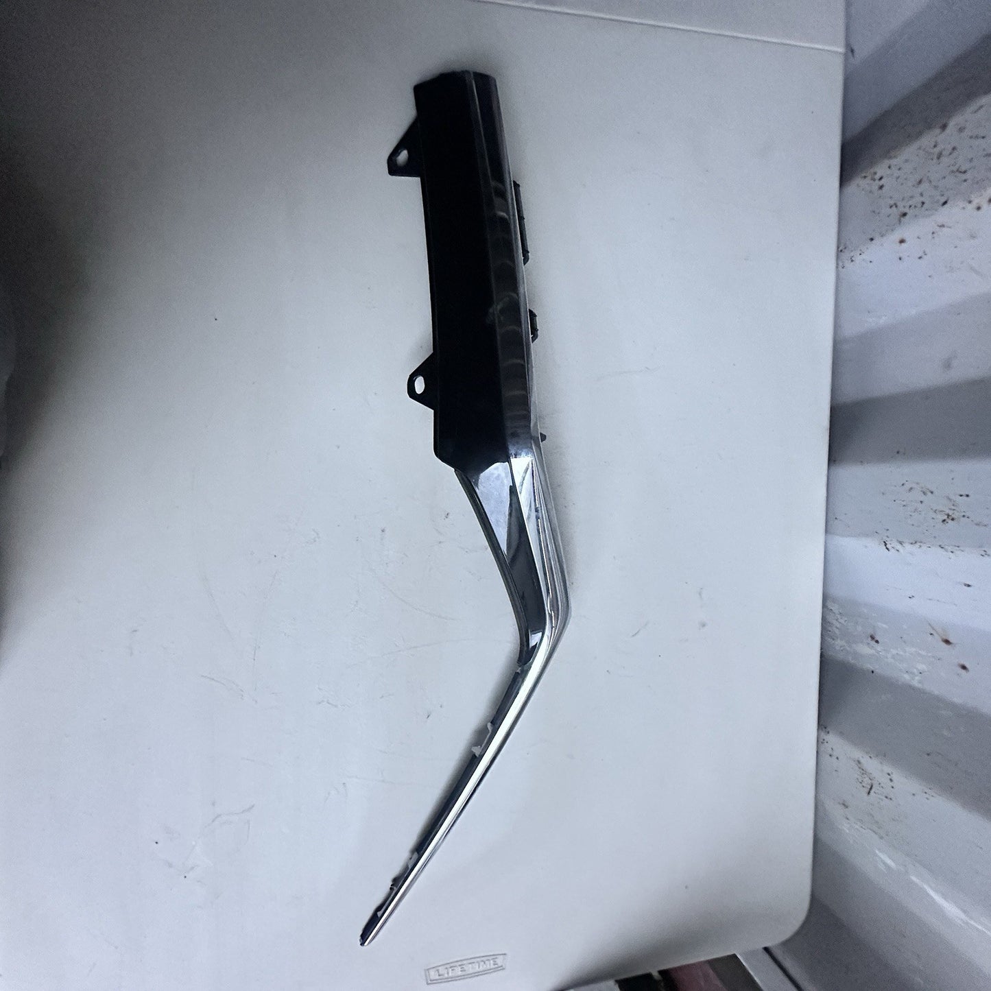 2020 2021 2022 HONDA CRV FRONT RH PASSENGER GRILLE GRILL TRIM MOLDING OEM